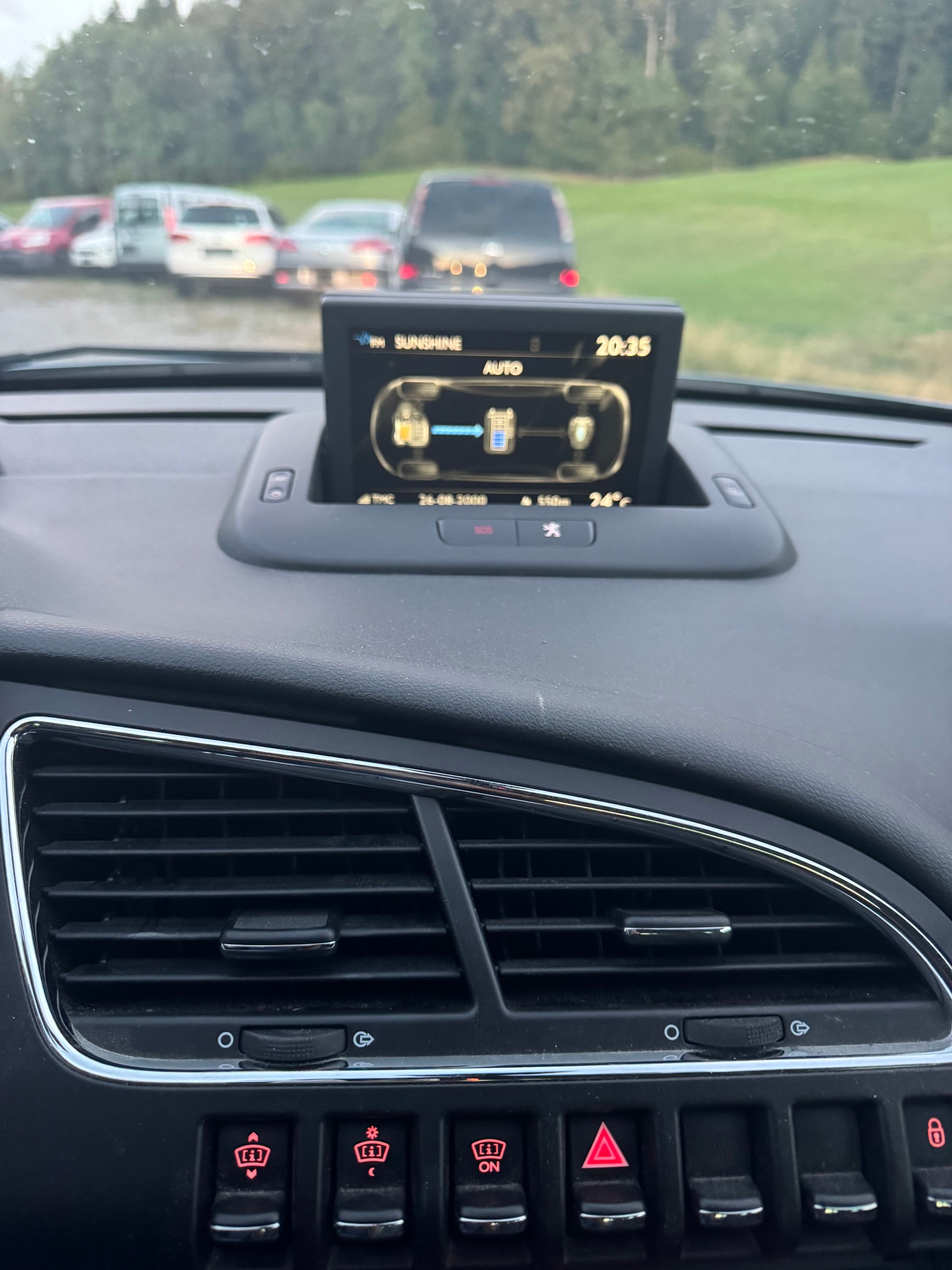 PEUGEOT 3008 HYbrid4 2.0 HDI EGS6-image-17