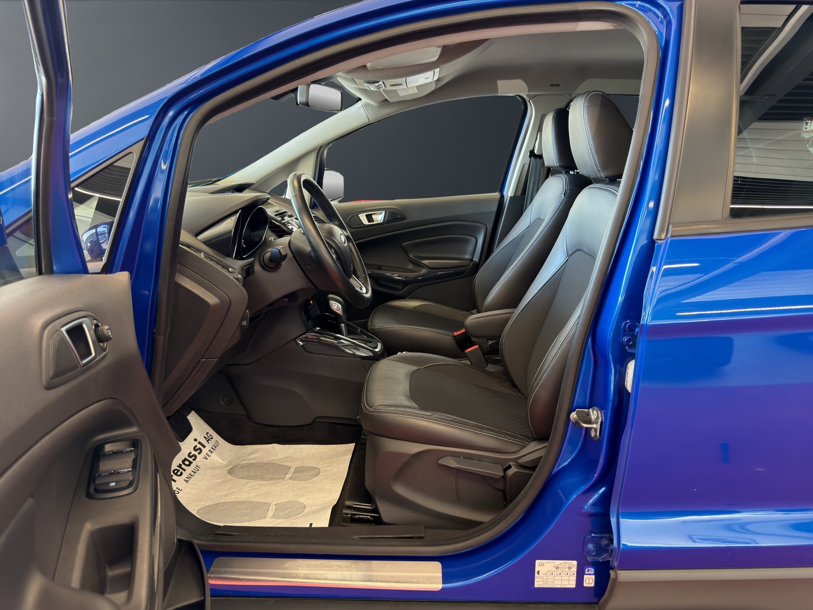 FORD EcoSport 1.5 Titanium PowerShift-image-14