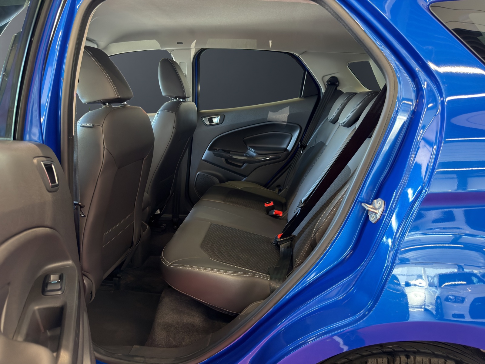 FORD EcoSport 1.5 Titanium PowerShift-image-12