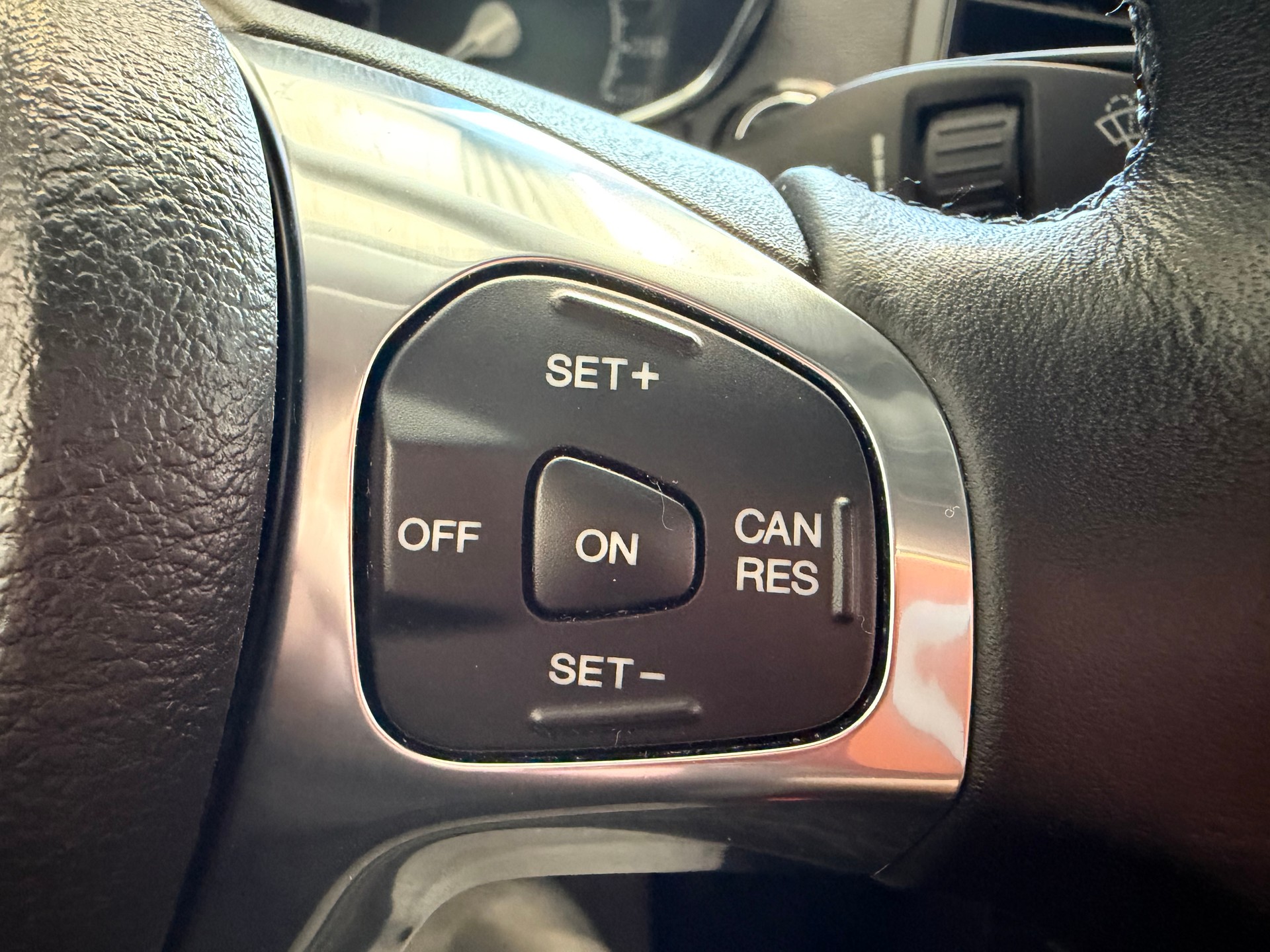 FORD EcoSport 1.5 Titanium PowerShift-image-24