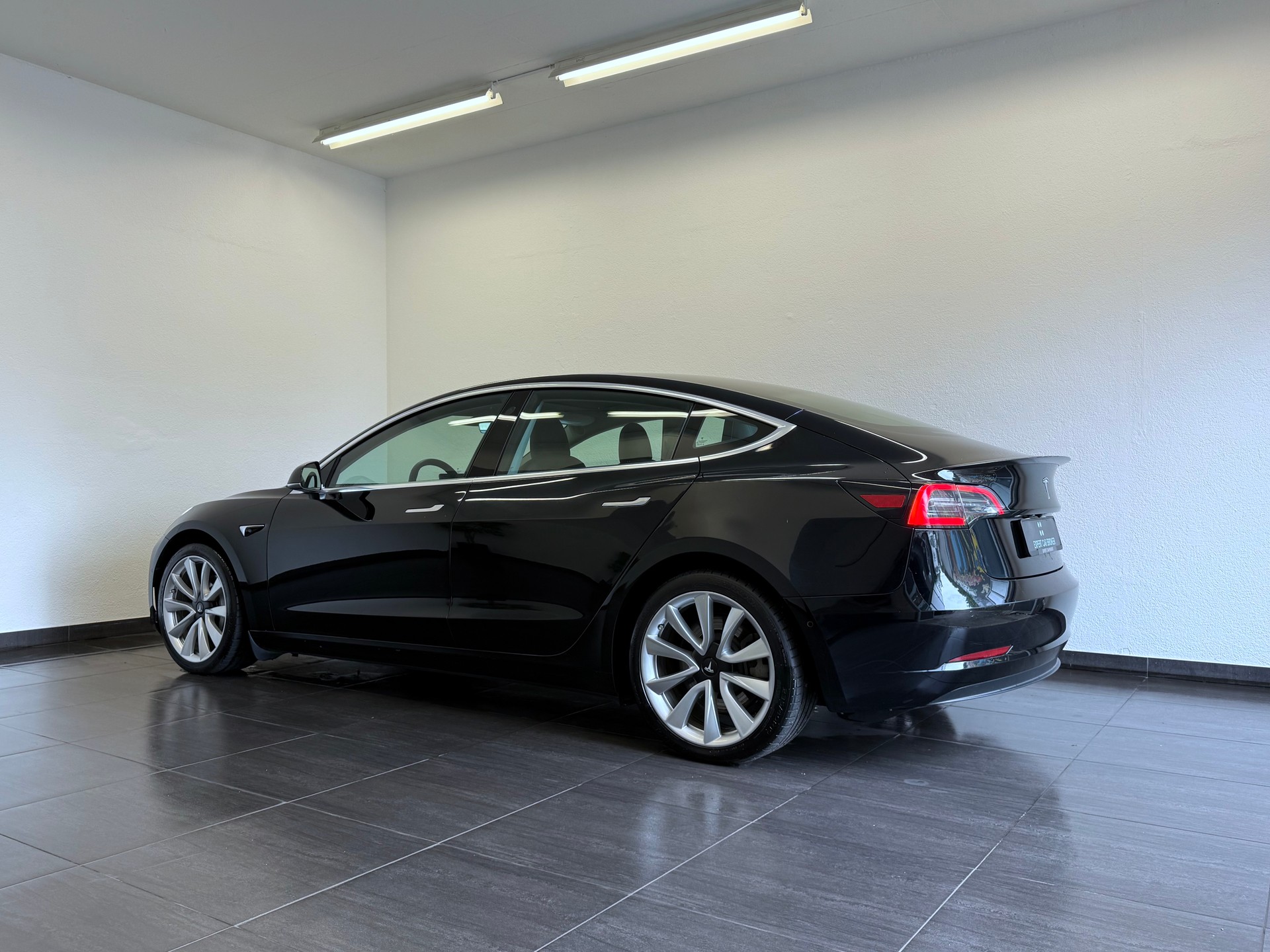 TESLA Model 3 Long Range Dual Motor AWD-image-7