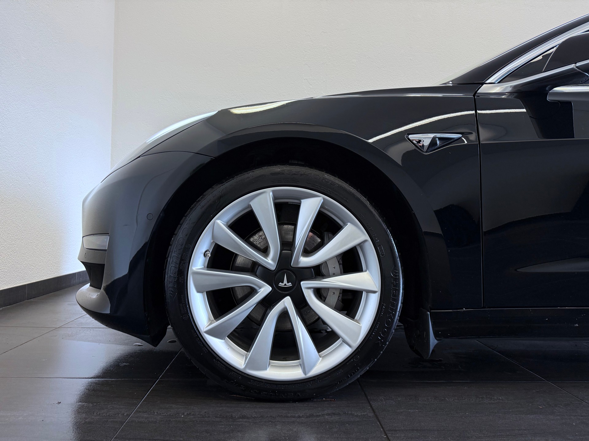 TESLA Model 3 Long Range Dual Motor AWD-image-5