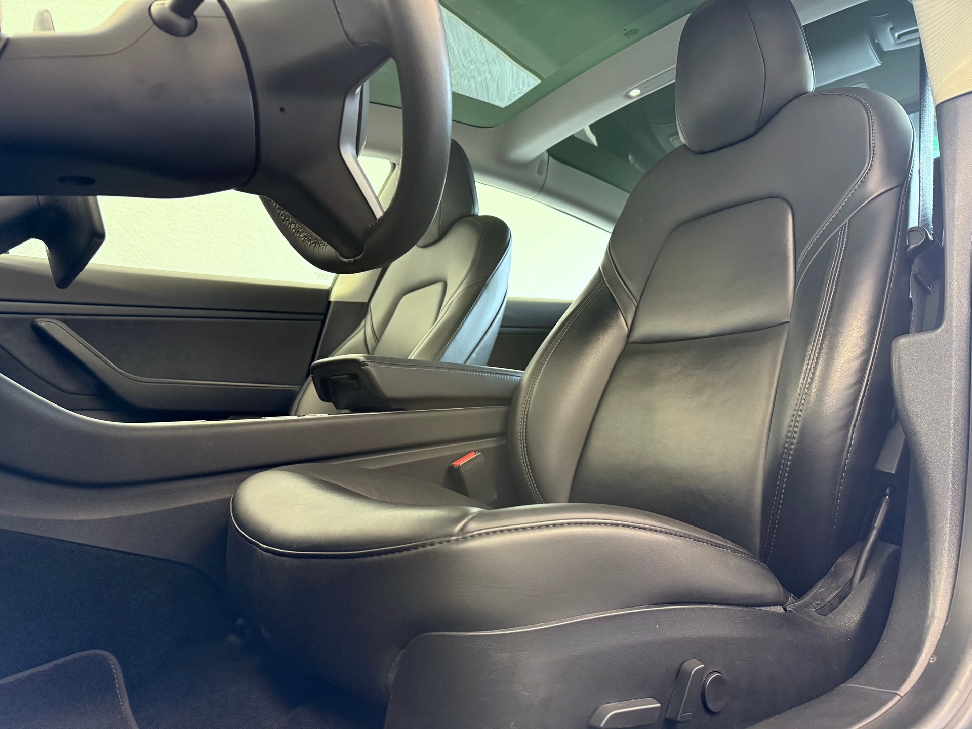 TESLA Model 3 Long Range Dual Motor AWD-image-19