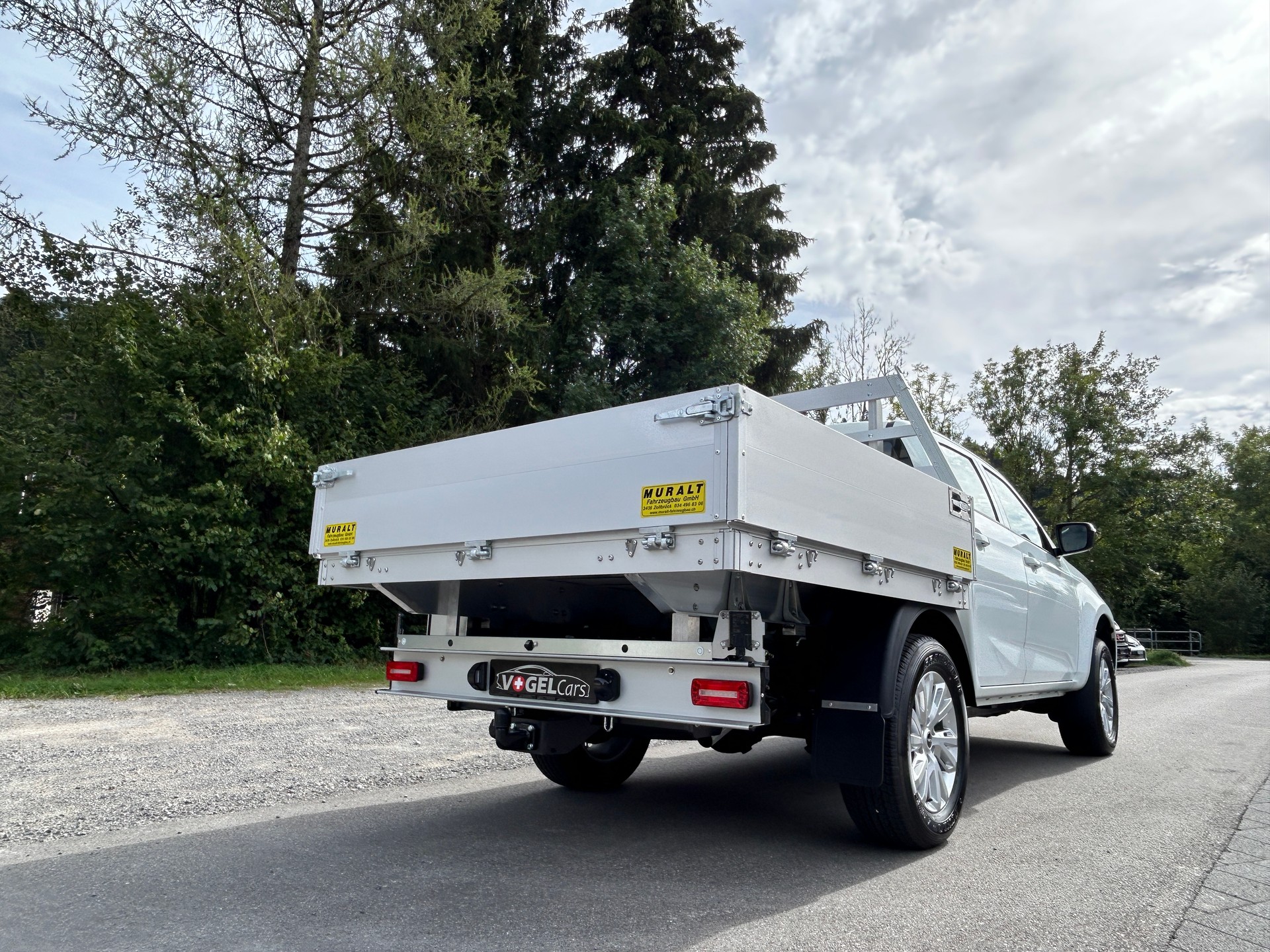 ISUZU D-MAX 1.9 CrewCab N60BB+ 4x4 AT Alubrücke-image-6