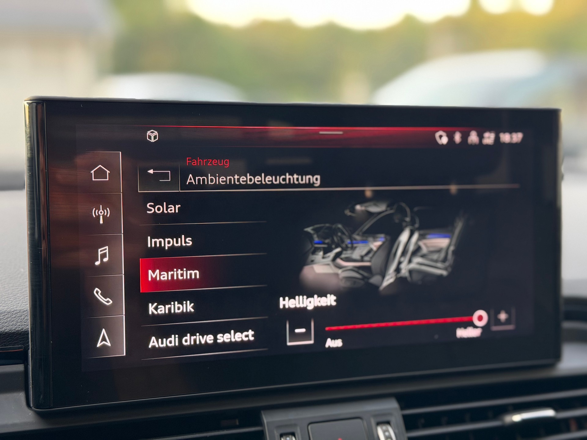 AUDI Q5 40 TDI Black Edition quattro S-tronic-image-22