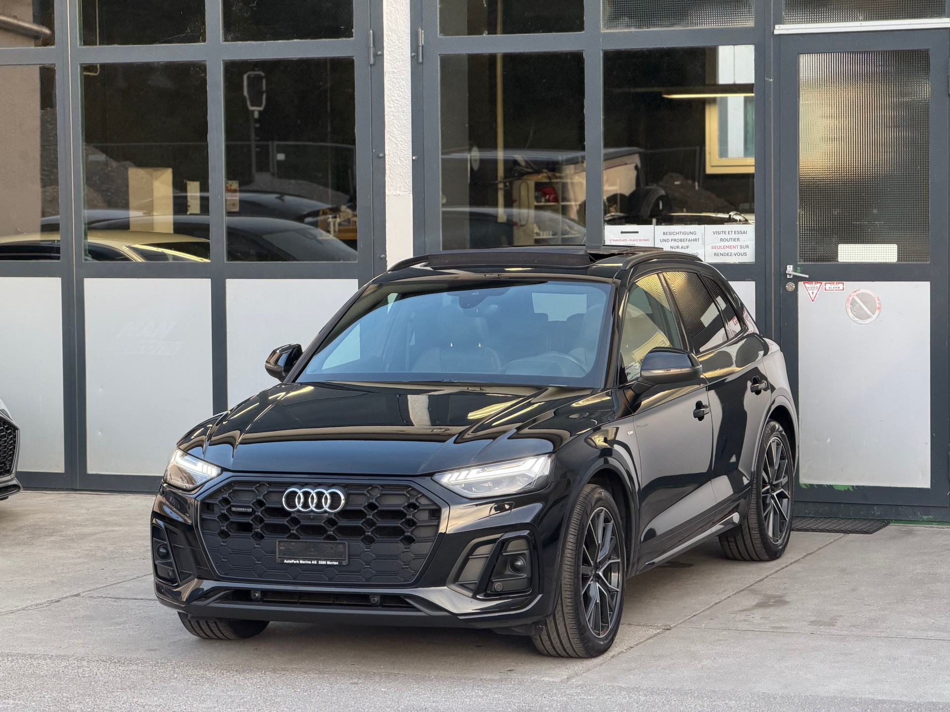 AUDI Q5 40 TDI Black Edition quattro S-tronic-showroom-element-1