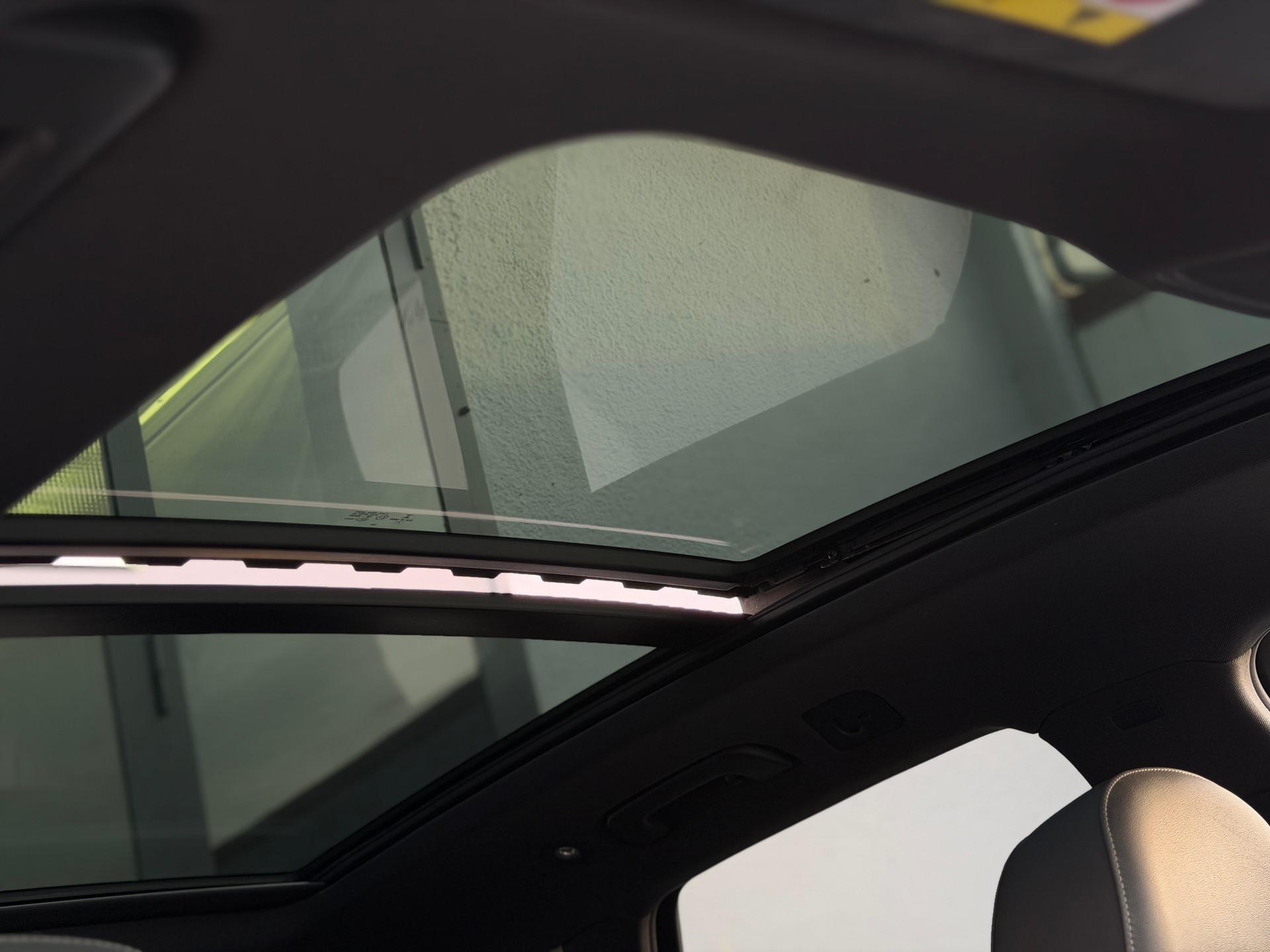 AUDI Q5 40 TDI Black Edition quattro S-tronic-image-17