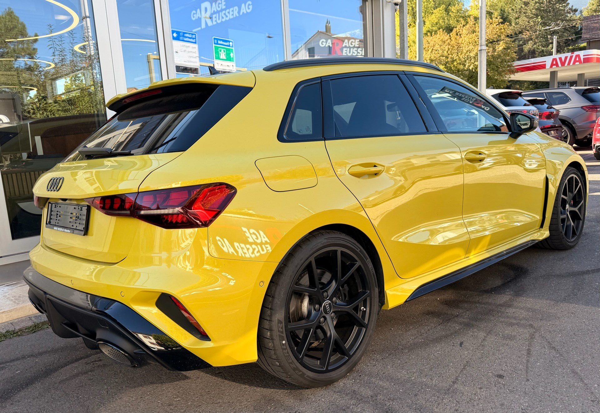 AUDI RS3 SPORTBACK 2.5 400 PS TFSI QUATTRO *** 5 JAHRE AUDI WERKSGARANTIE ***-showroom-element-3