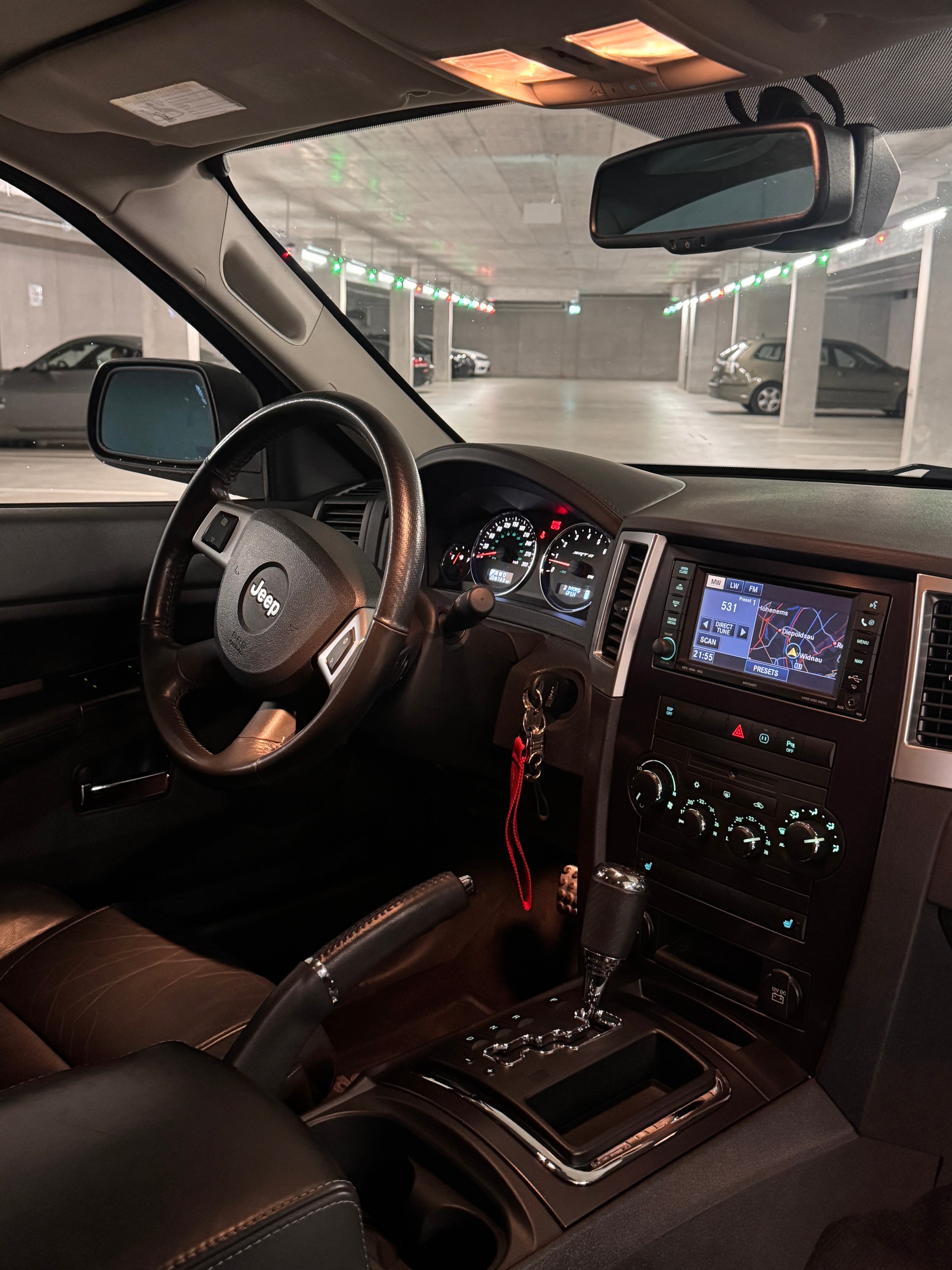 JEEP 6.1 V8 SRT8-image-5