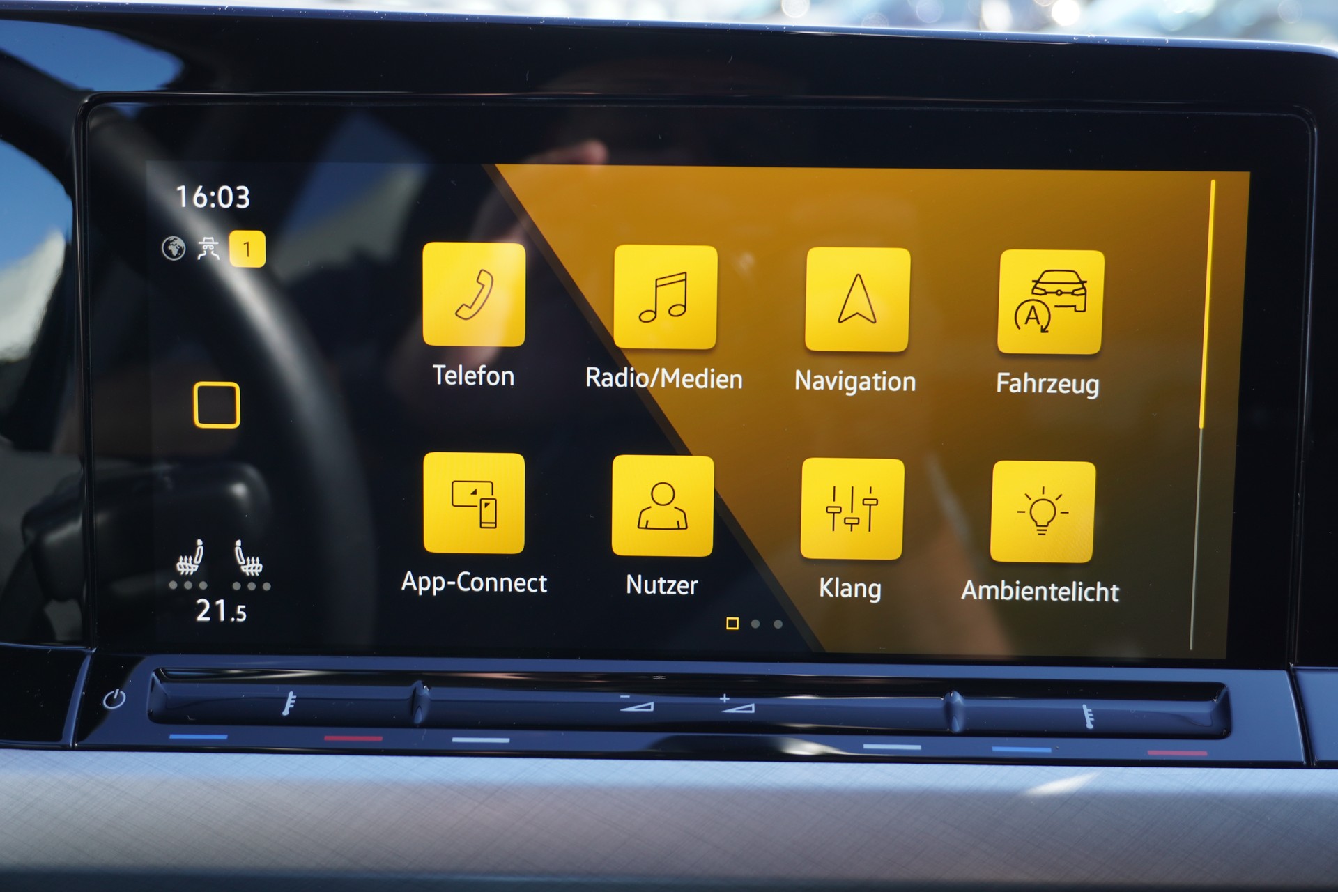 VW Golf Variant 2.0 TDI Life DSG 4Motion-image-22