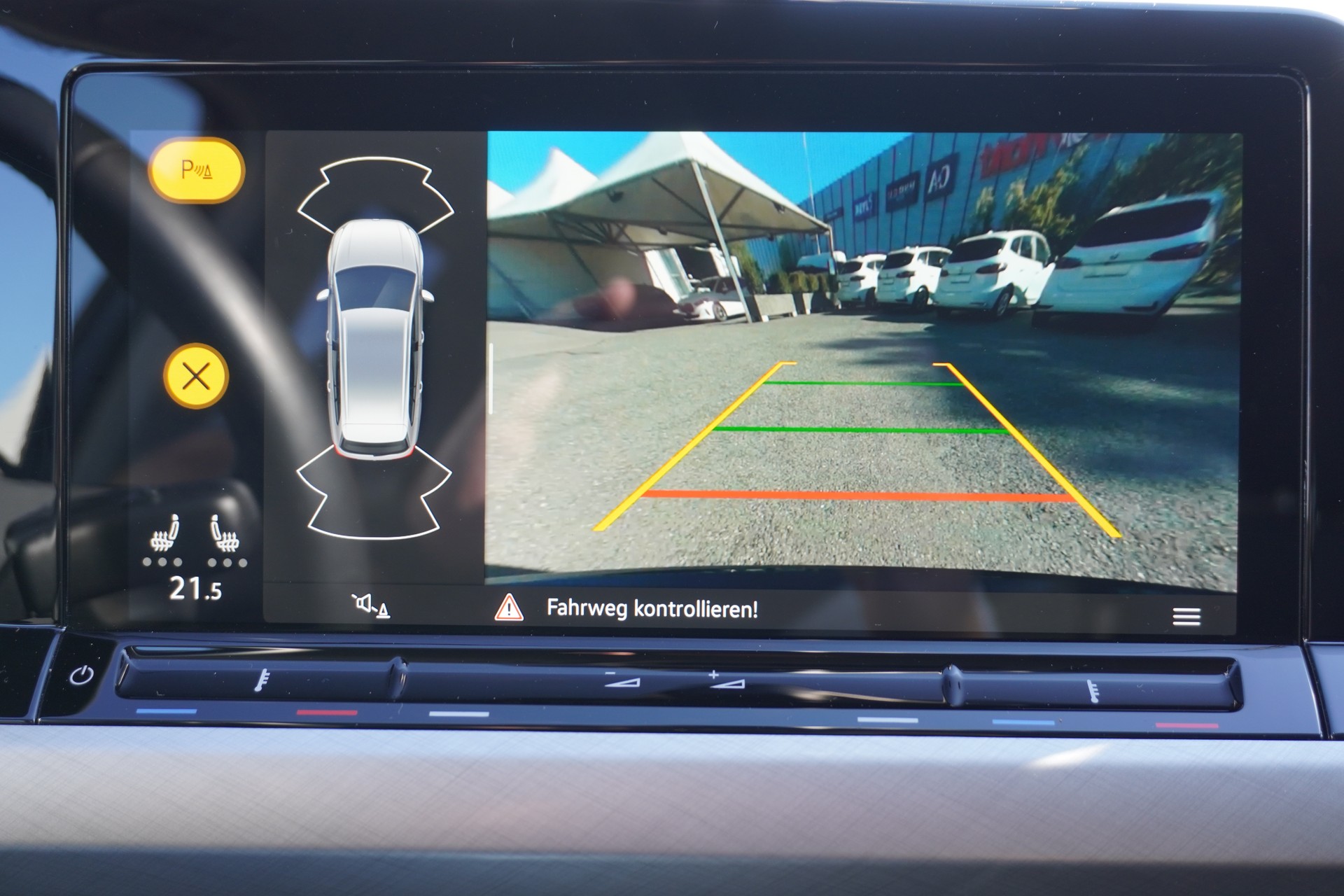 VW Golf Variant 2.0 TDI Life DSG 4Motion-image-21