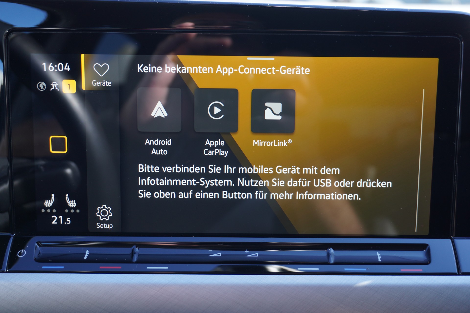 VW Golf Variant 2.0 TDI Life DSG 4Motion-image-26
