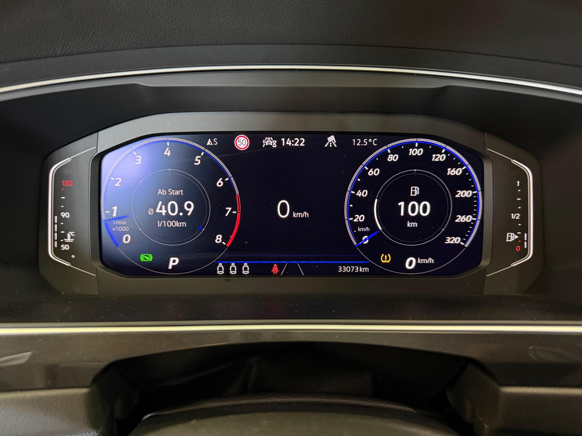 VW Tiguan 2.0TSI R 4Motion DSG-image-11