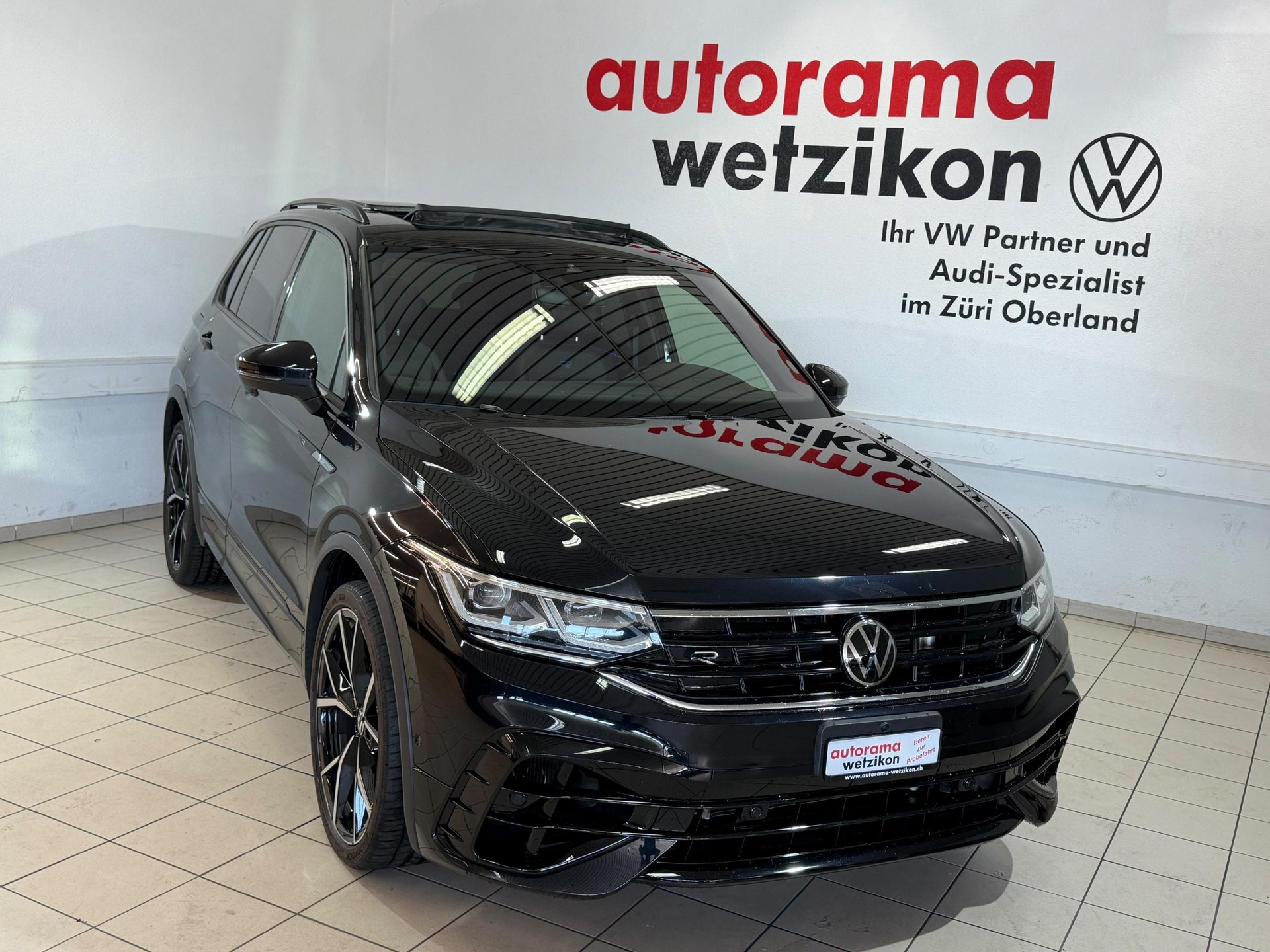 VW Tiguan 2.0TSI R 4Motion DSG-showroom-element-1