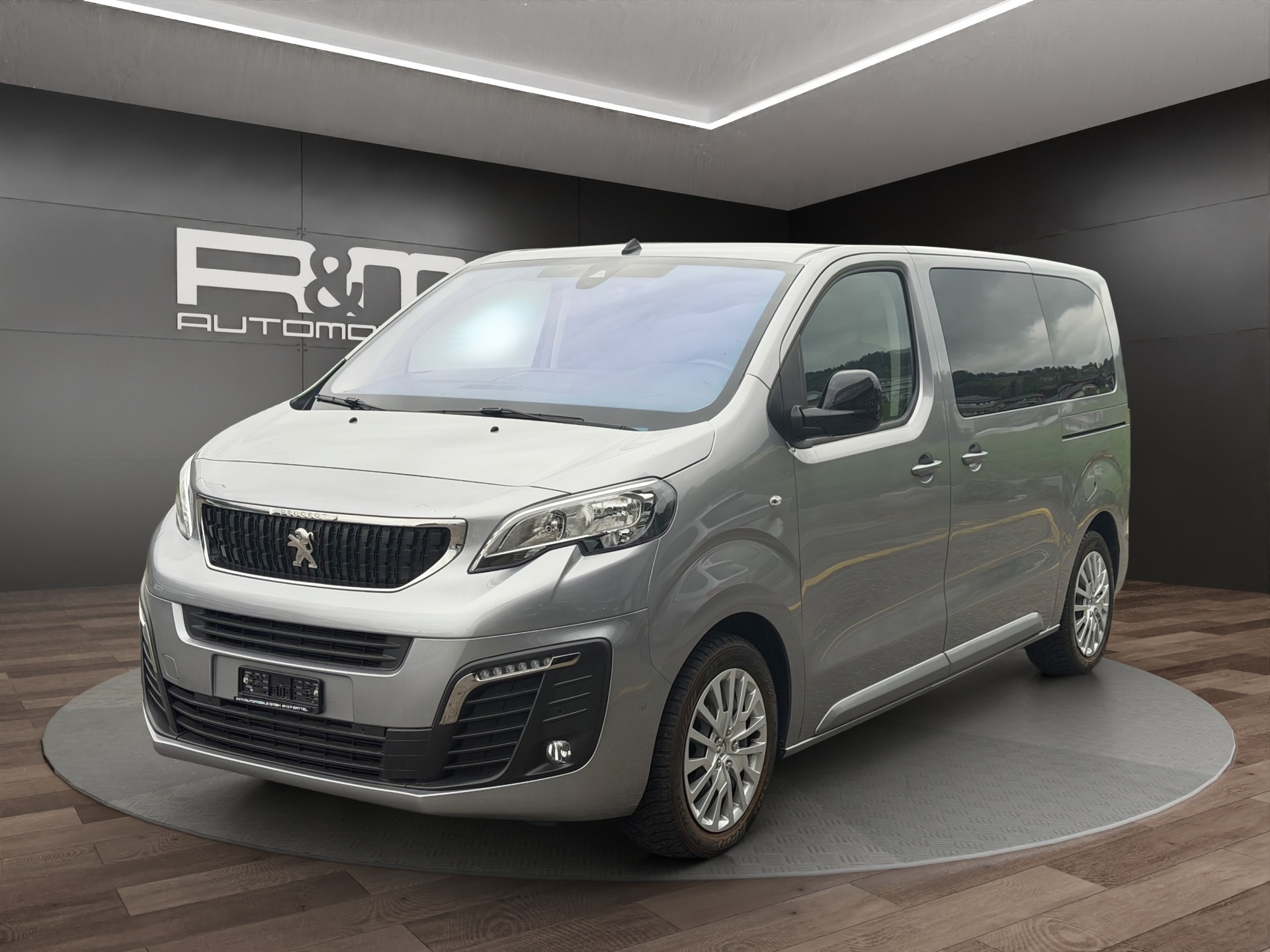 PEUGEOT Traveller 2.0 BlueHDi Business VIP Standard EAT8-image-7