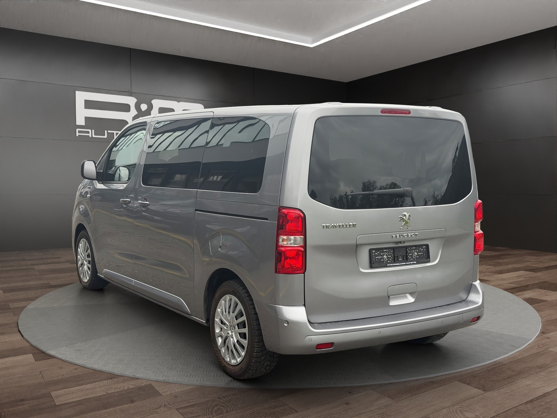 PEUGEOT Traveller 2.0 BlueHDi Business VIP Standard EAT8-image-5