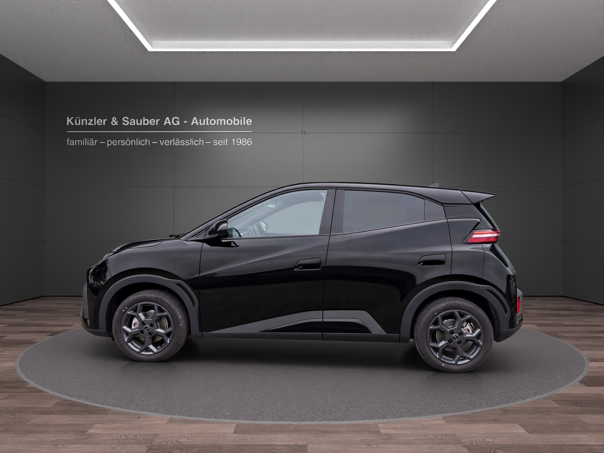 BYD Dolphin Surf 43 kWh Comfort-showroom-element-1