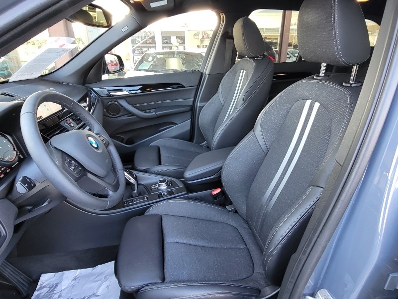 BMW X1 xDrive 20i Steptronic-image-6