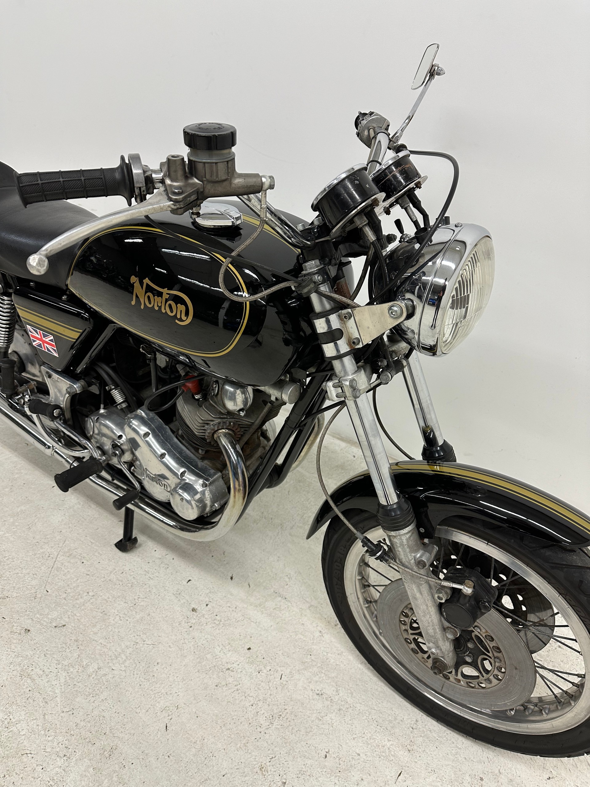 NORTON Commando 750-showroom-element-3
