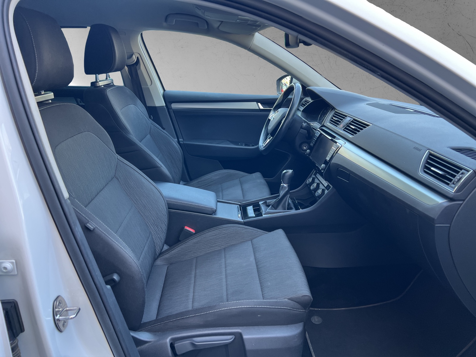 SKODA Superb Combi 1.4 TSI ACT Style 4x4-image-13
