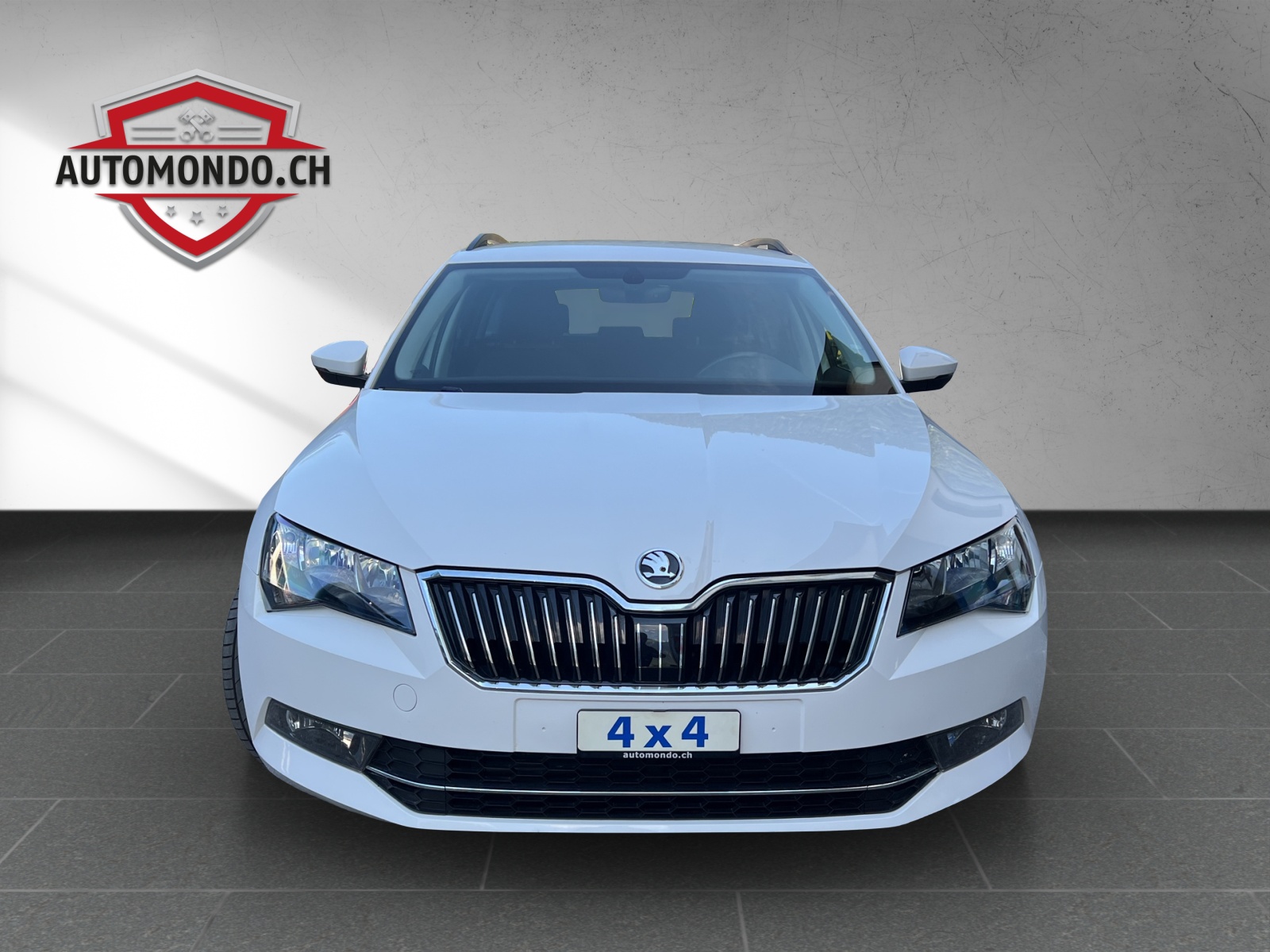 SKODA Superb Combi 1.4 TSI ACT Style 4x4-image-2