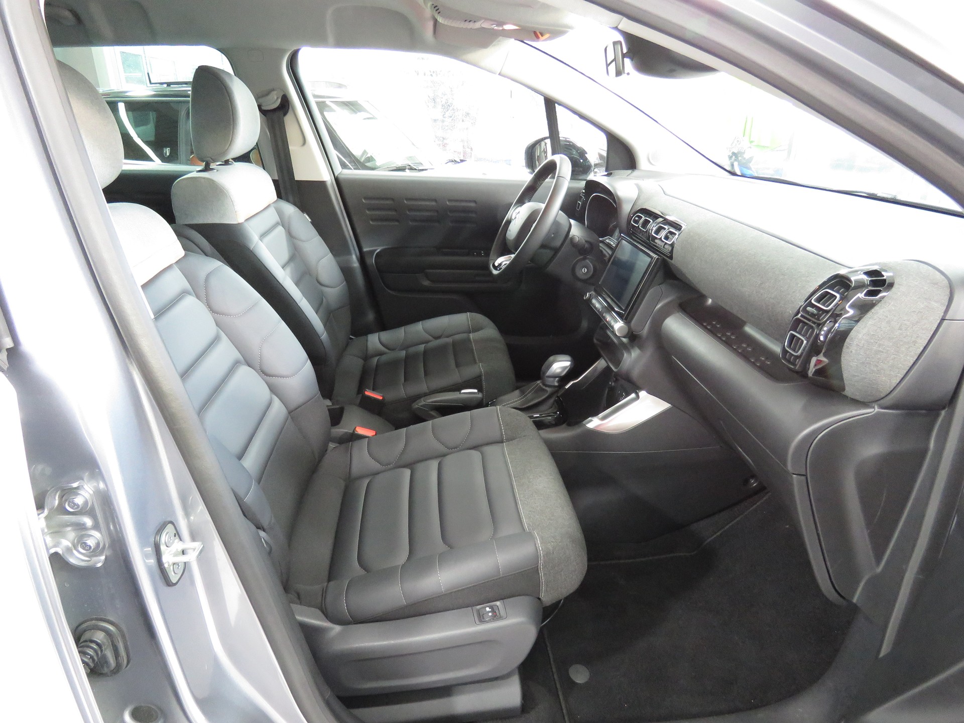 CITROEN C3 Aircross 1.2i PureTech Swiss Edition+ EAT6-image-11