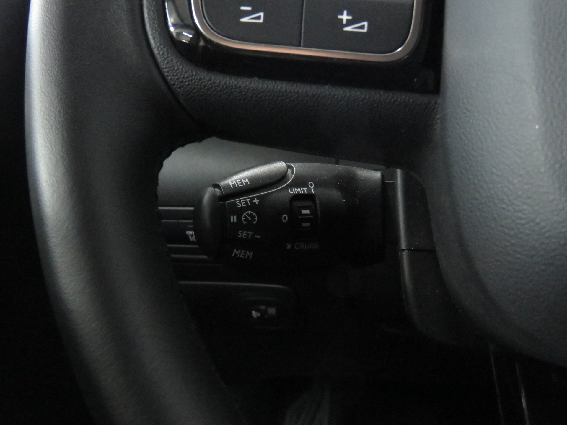 CITROEN C3 Aircross 1.2i PureTech Swiss Edition+ EAT6-image-15