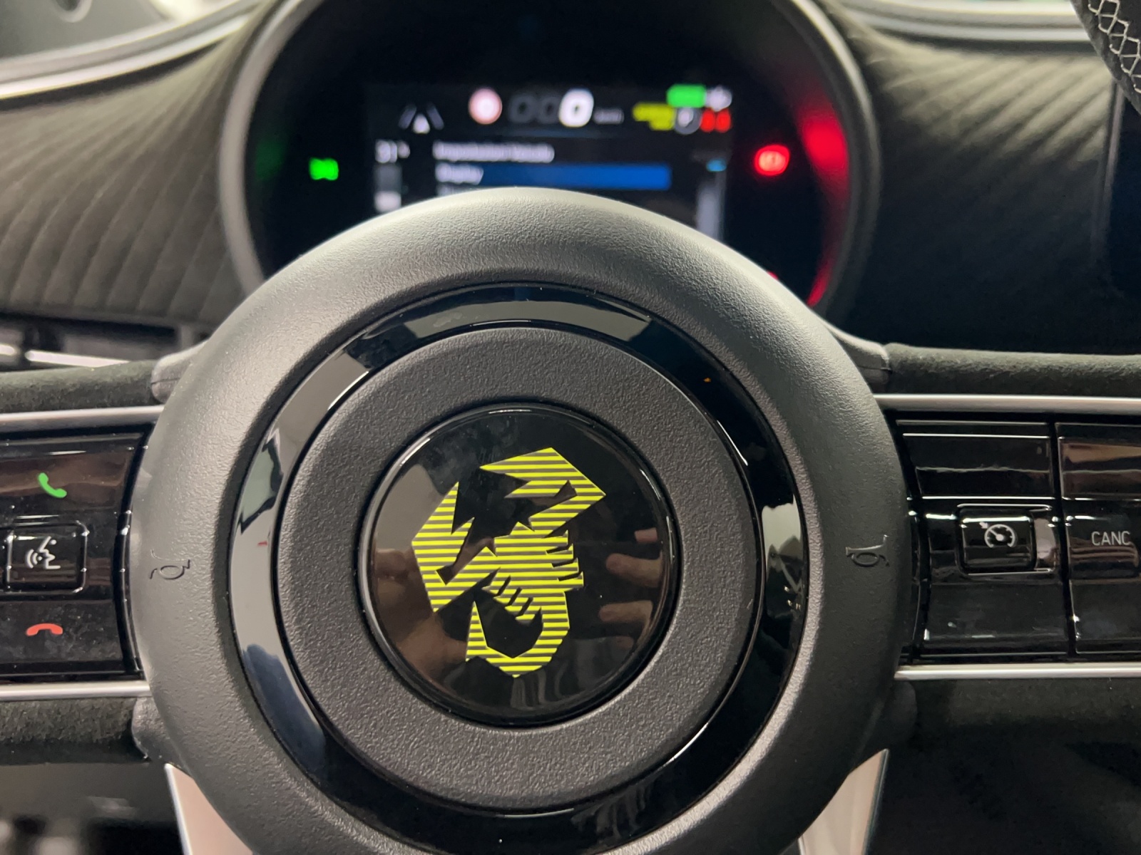 FIAT 500 Abarth BEV Turismo 155 PS-image-8