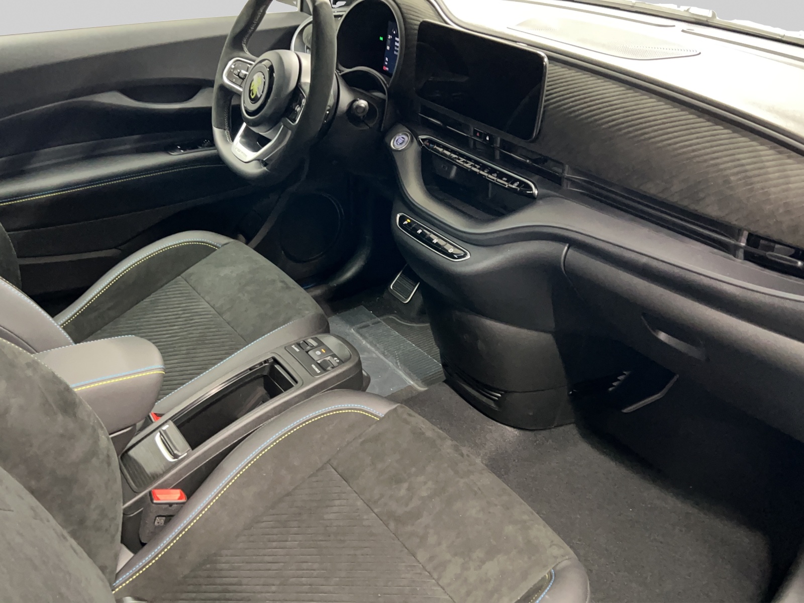 FIAT 500 Abarth BEV Turismo 155 PS-image-12