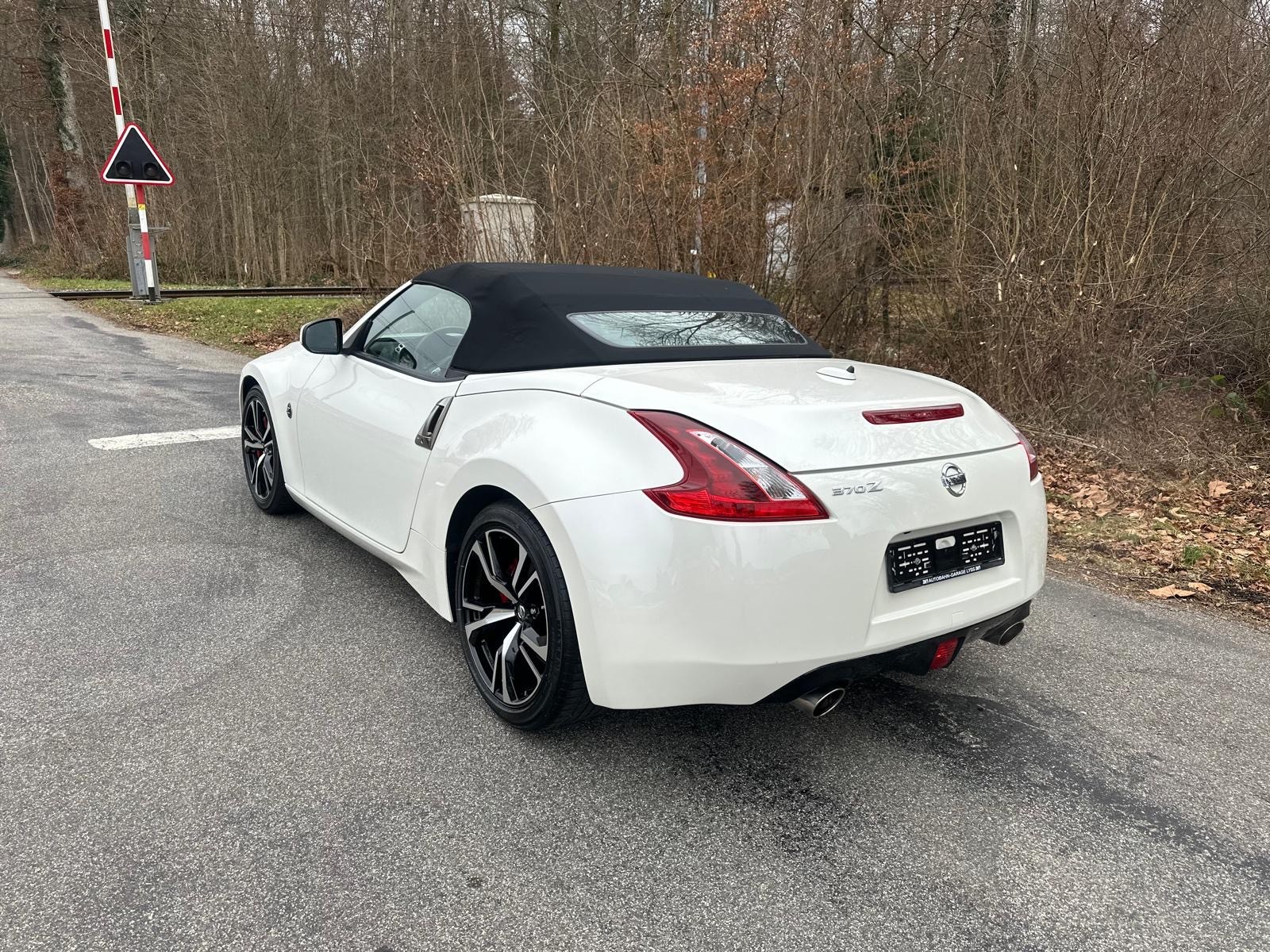 NISSAN 370 Z Roadster Pack Automatic-image-3