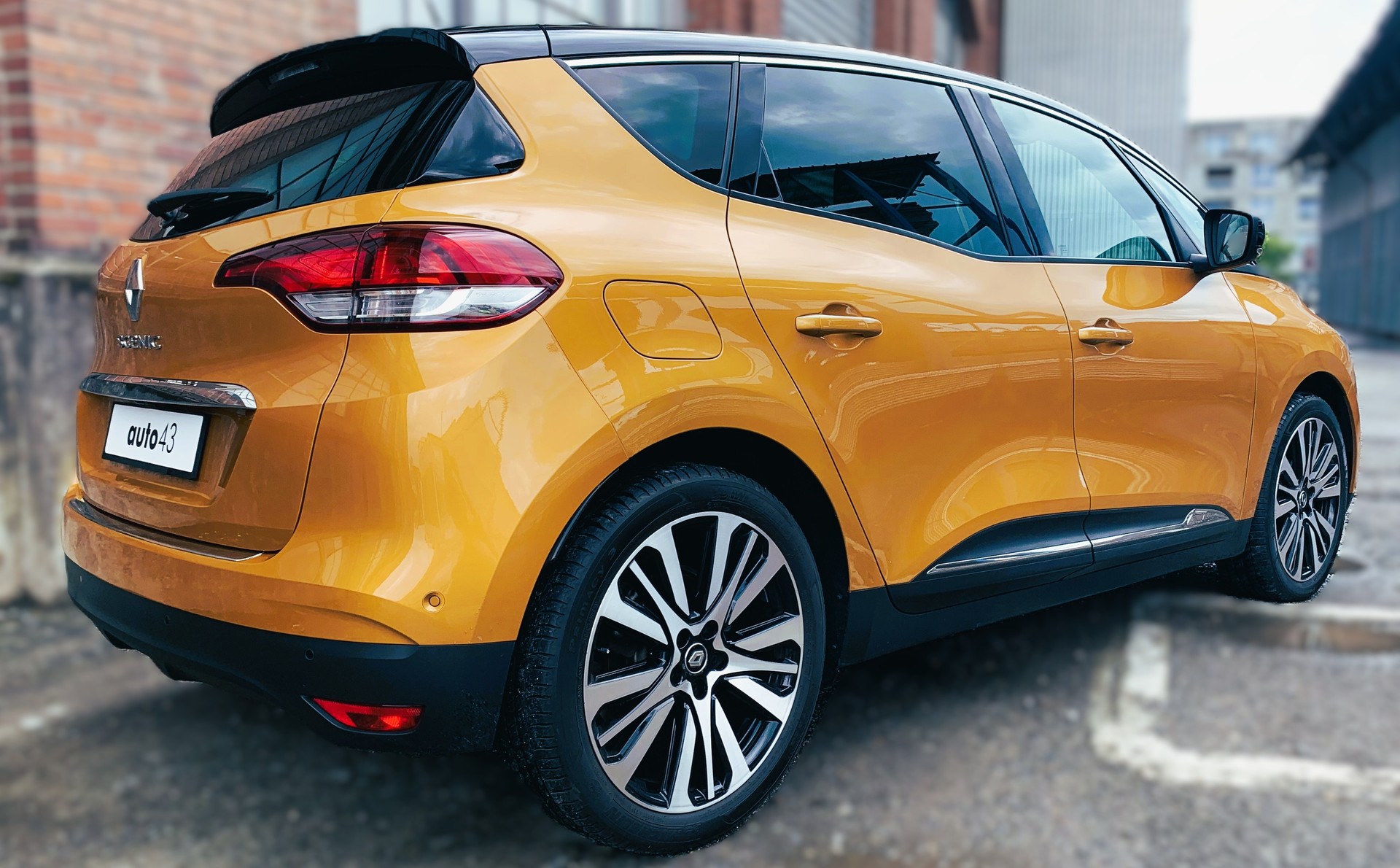 RENAULT Scénic 1.6 dCi Initiale Paris EDC-image-7
