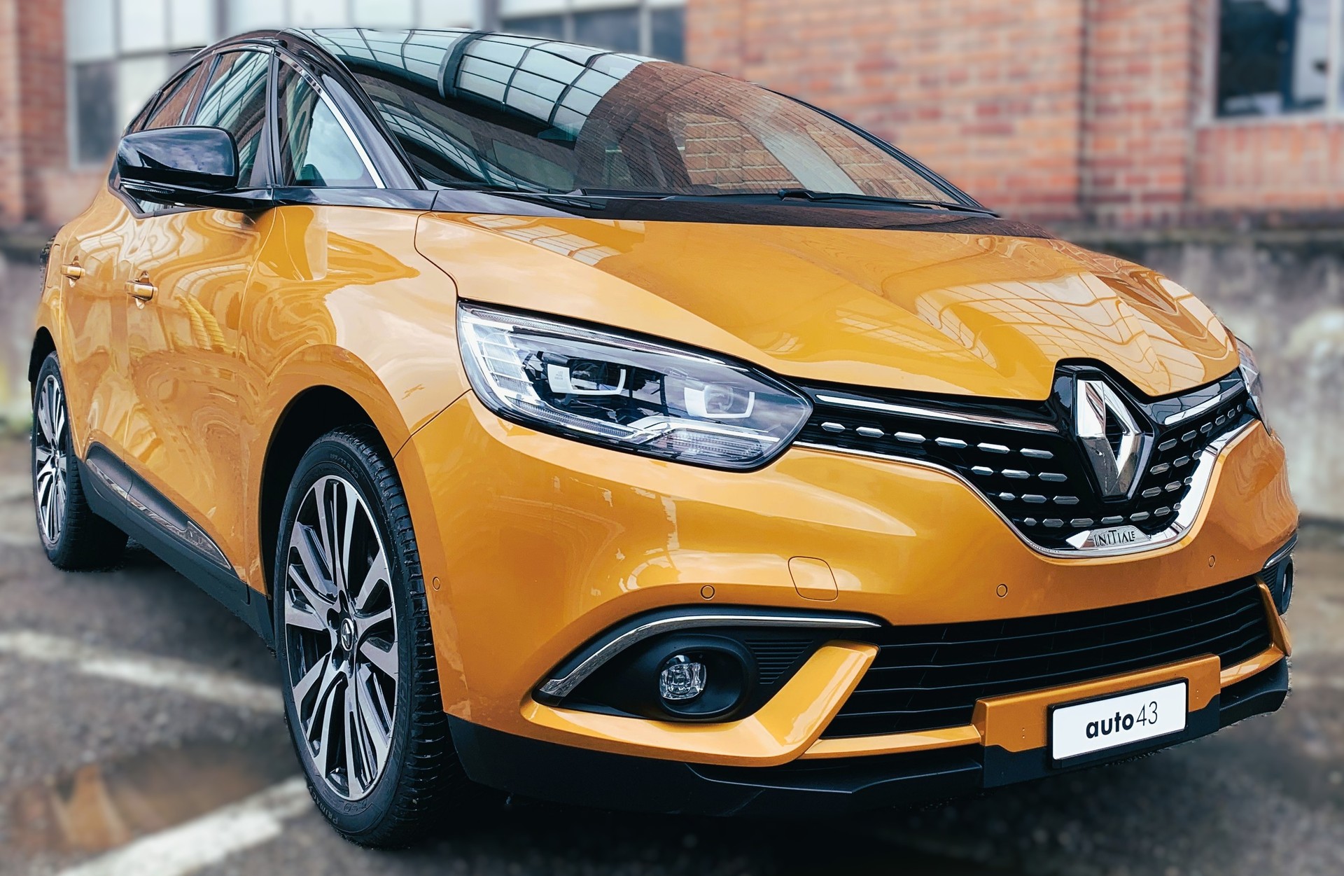 RENAULT Scénic 1.6 dCi Initiale Paris EDC-image-4