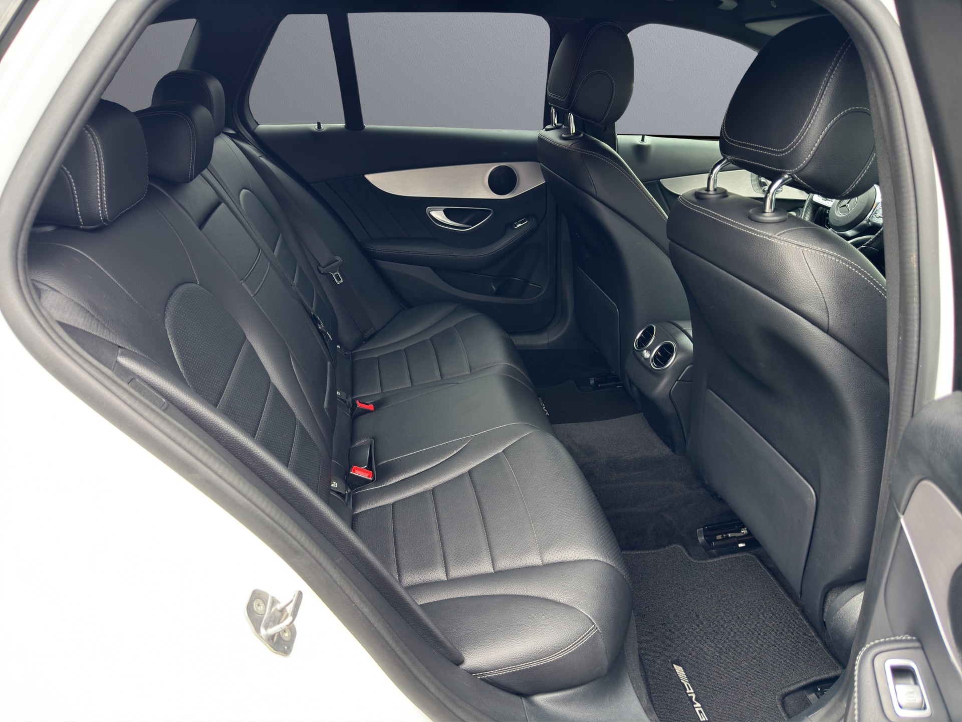 MERCEDES-BENZ C 200 Swiss Star AMG Line 4M 9G-Tronic-image-16