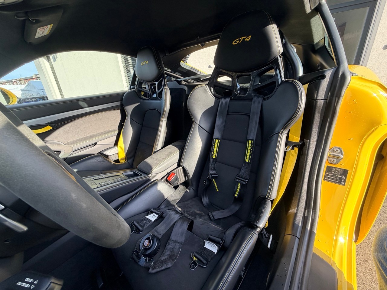 PORSCHE 718 Cayman GT4 PDK-image-11