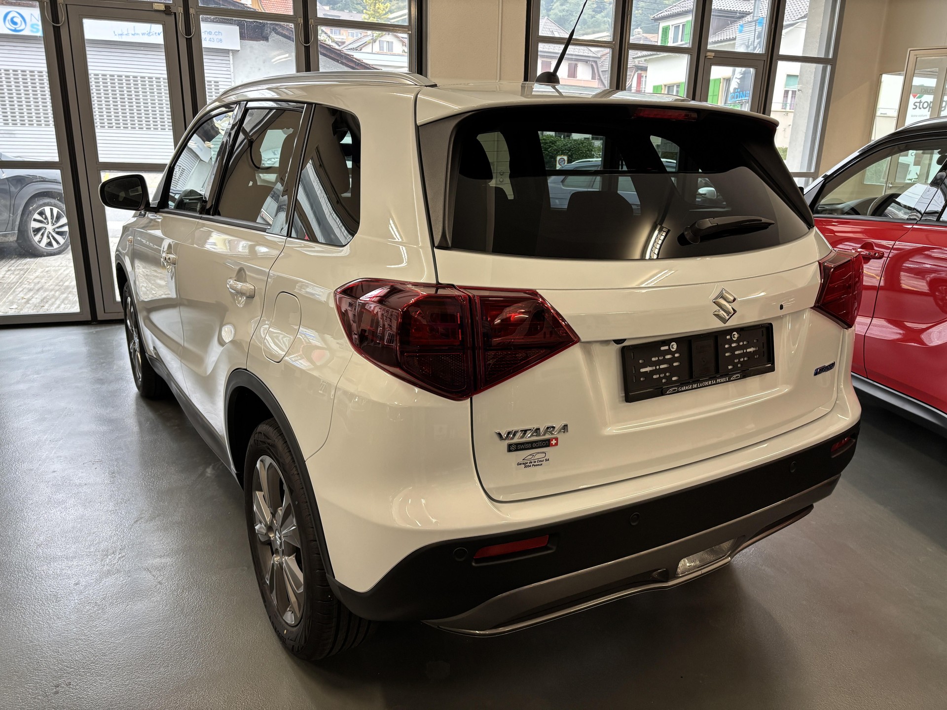 SUZUKI Vitara 1.4 T Compact+ Hybrid 4x4-showroom-element-2