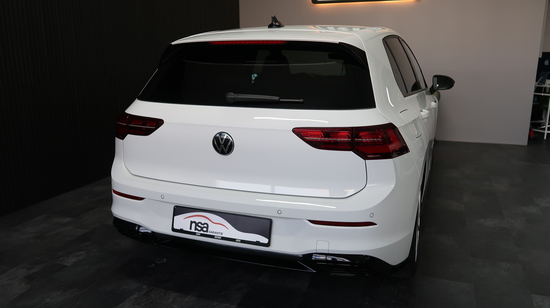 VW Golf 1.5 eTSI ACT R-Line DSG / CH / MFK / GARANTIE-image-9