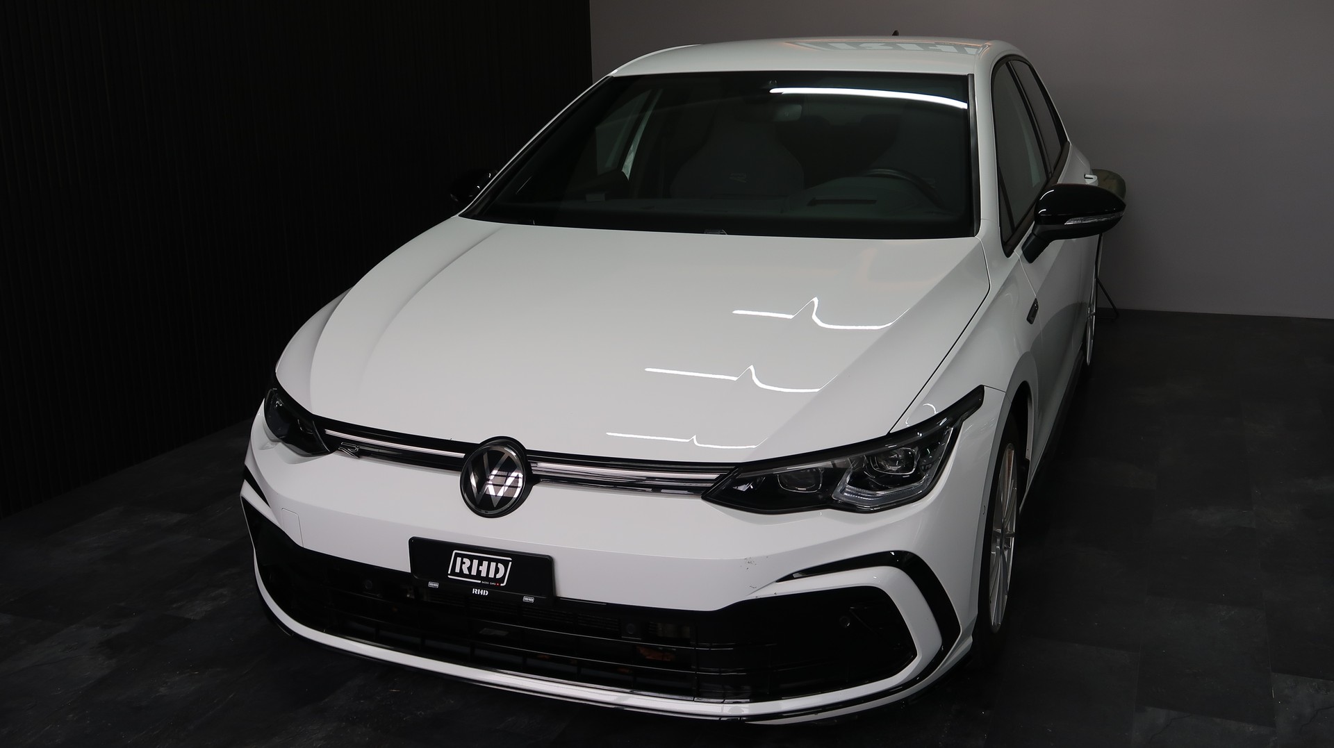 VW Golf 1.5 eTSI ACT R-Line DSG / CH / MFK / GARANTIE-showroom-element-3