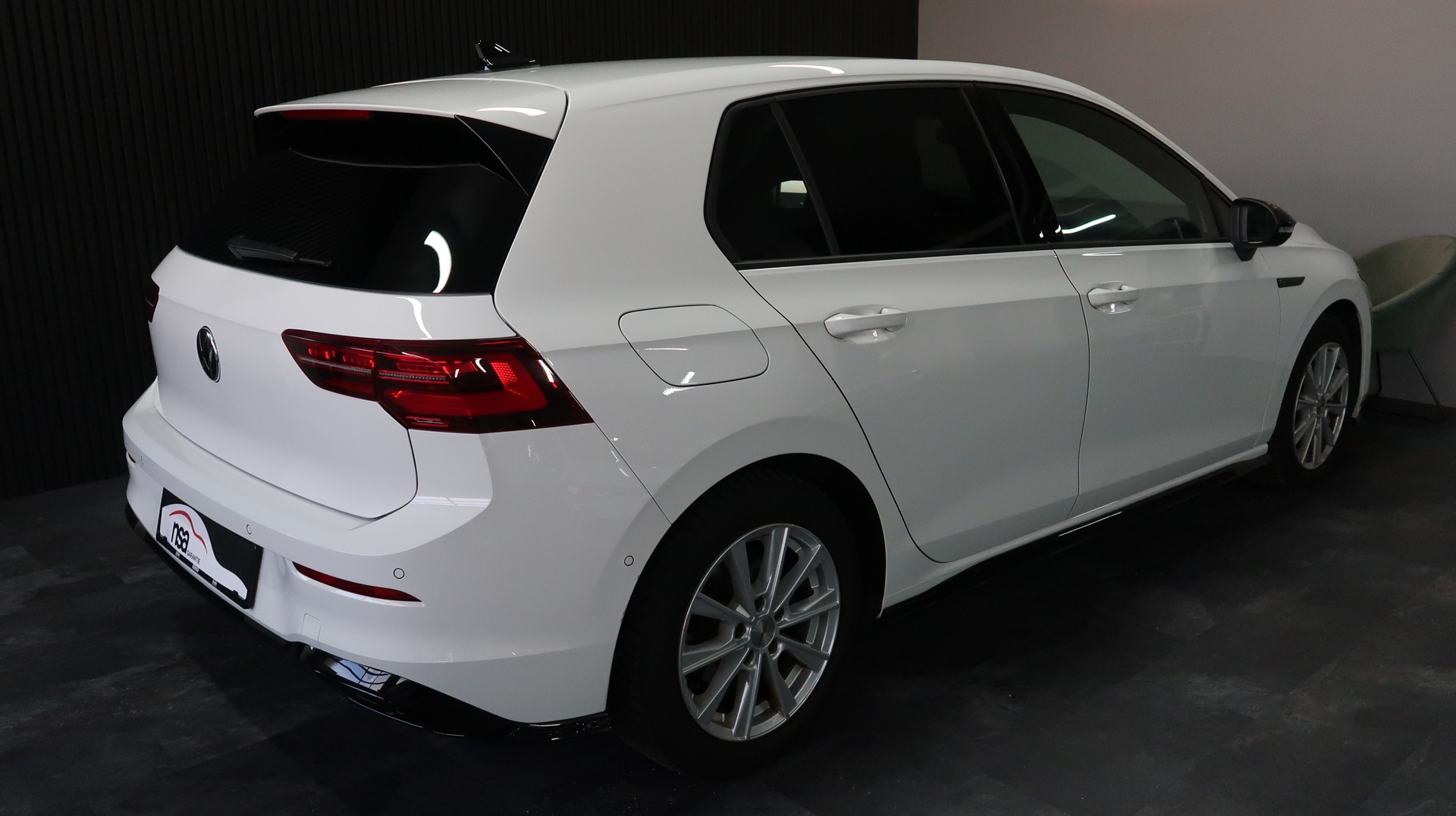 VW Golf 1.5 eTSI ACT R-Line DSG / CH / MFK / GARANTIE-image-7