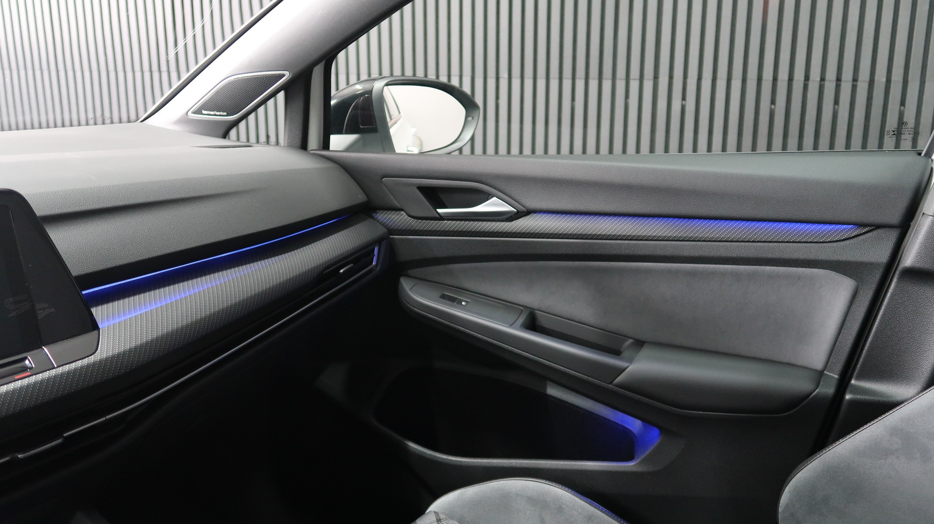 VW Golf 1.5 eTSI ACT R-Line DSG / CH / MFK / GARANTIE-image-21