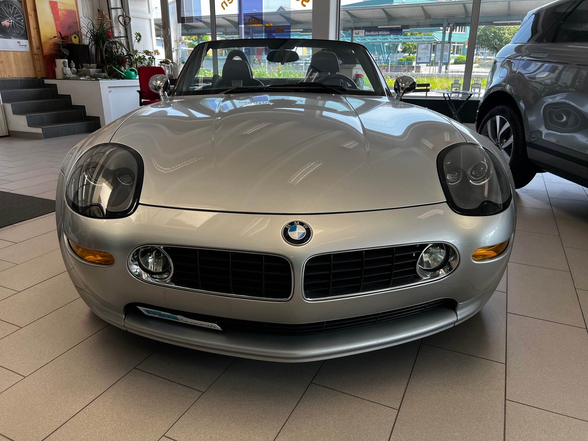 BMW Z8 Roadster-image-1