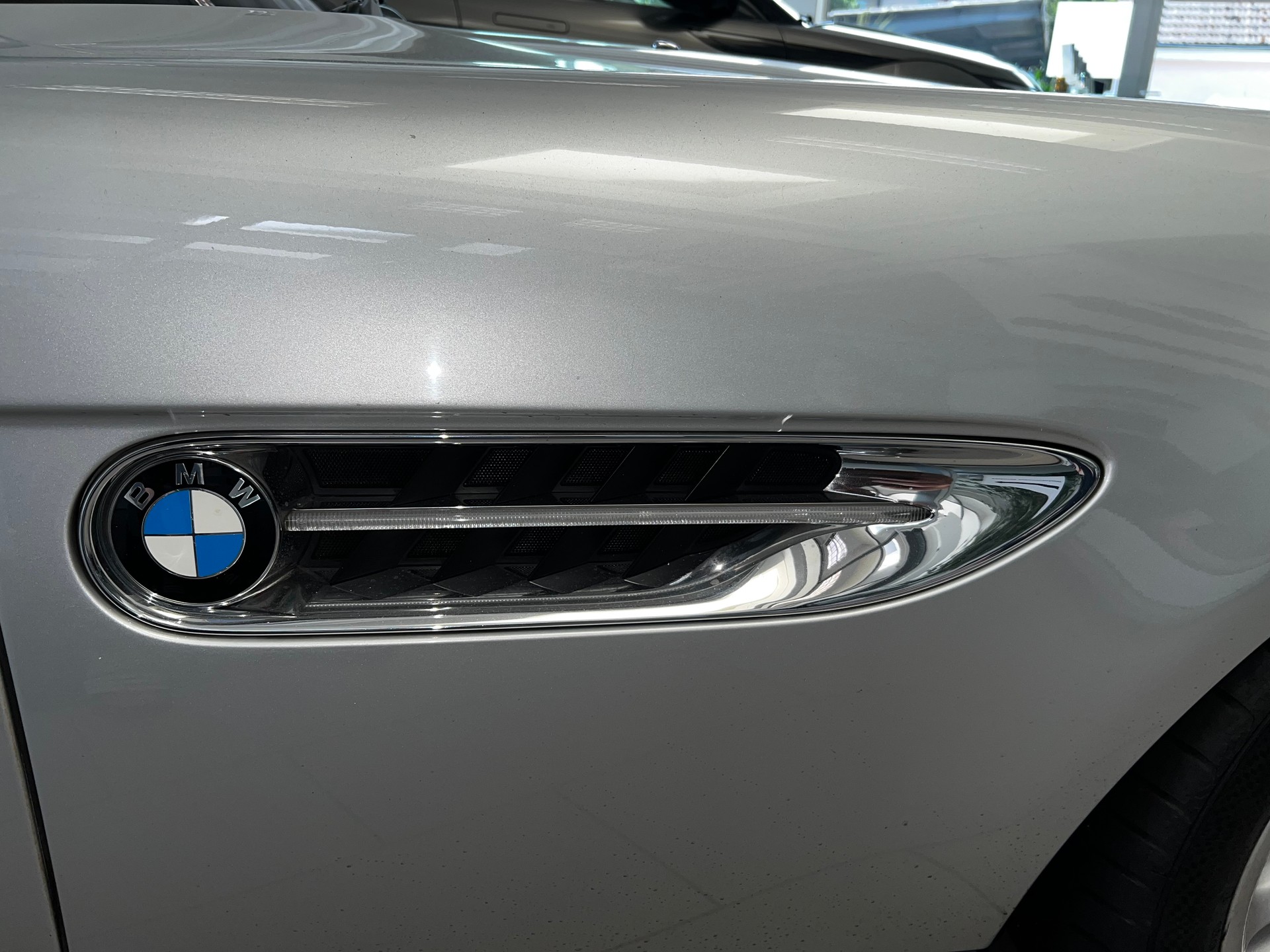 BMW Z8 Roadster-image-5