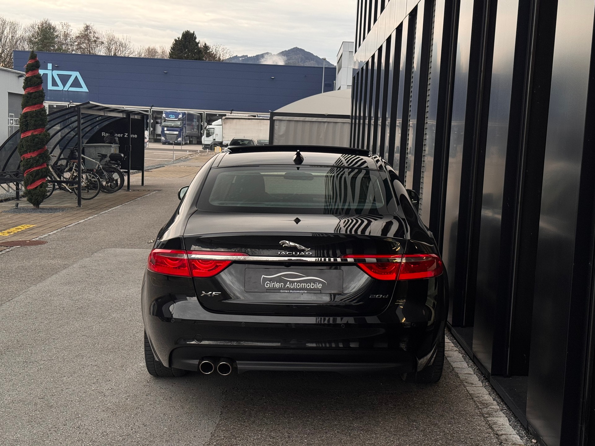 JAGUAR XF 20d Prestige Automatic-image-5