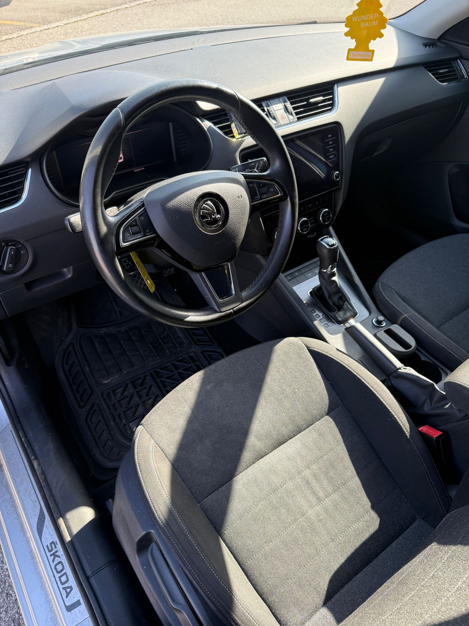 SKODA Octavia Combi 2.0 TSI Soleil 4x4 DSG-image-4