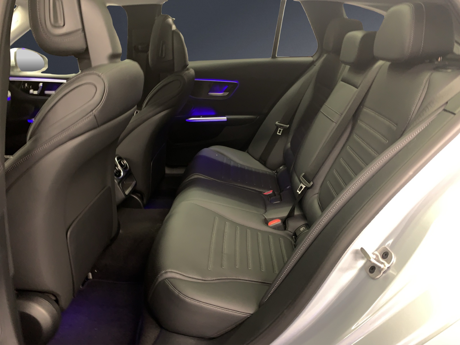 MERCEDES-BENZ C 200 4MATIC-image-8