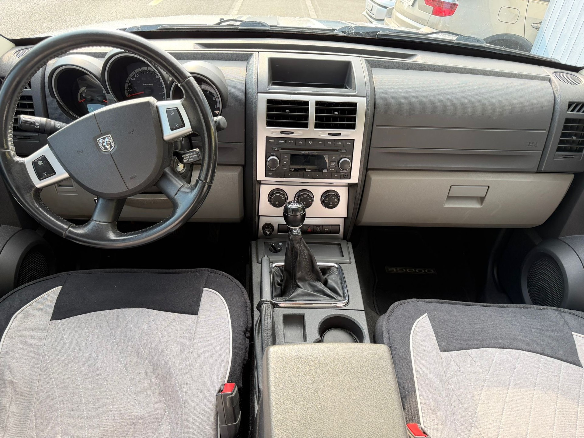 DODGE Nitro 2.8 CRD SXT-image-8