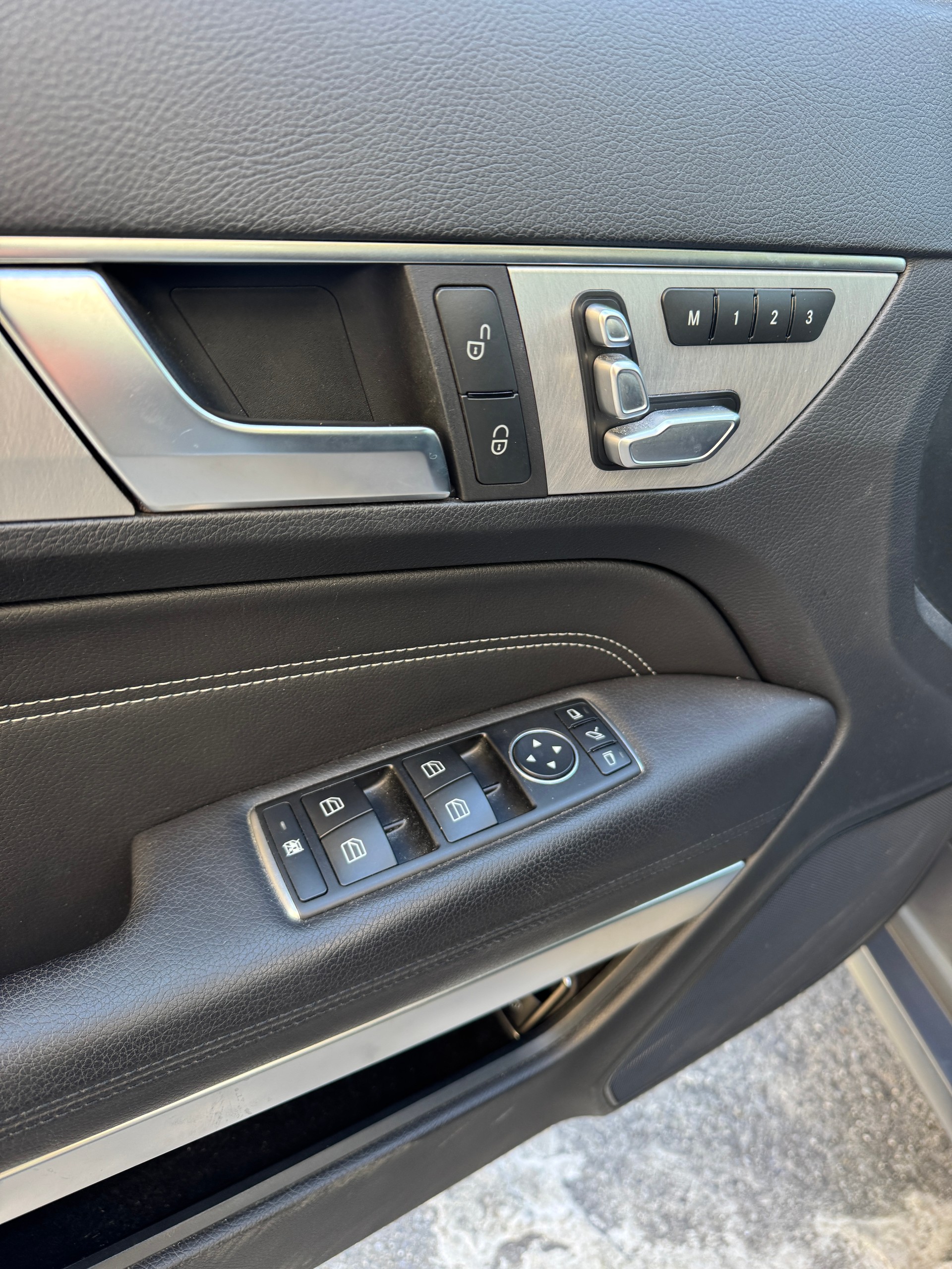 MERCEDES-BENZ E 350 4Matic 7G-Tronic-image-7