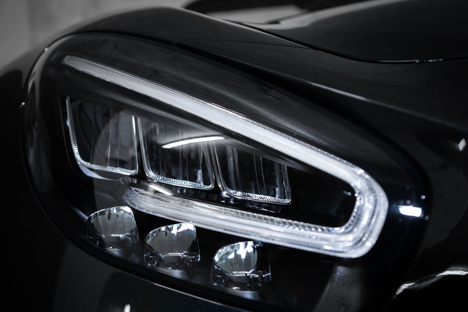 MERCEDES-BENZ AMG GT R Roadster Speedshift DCT-image-23
