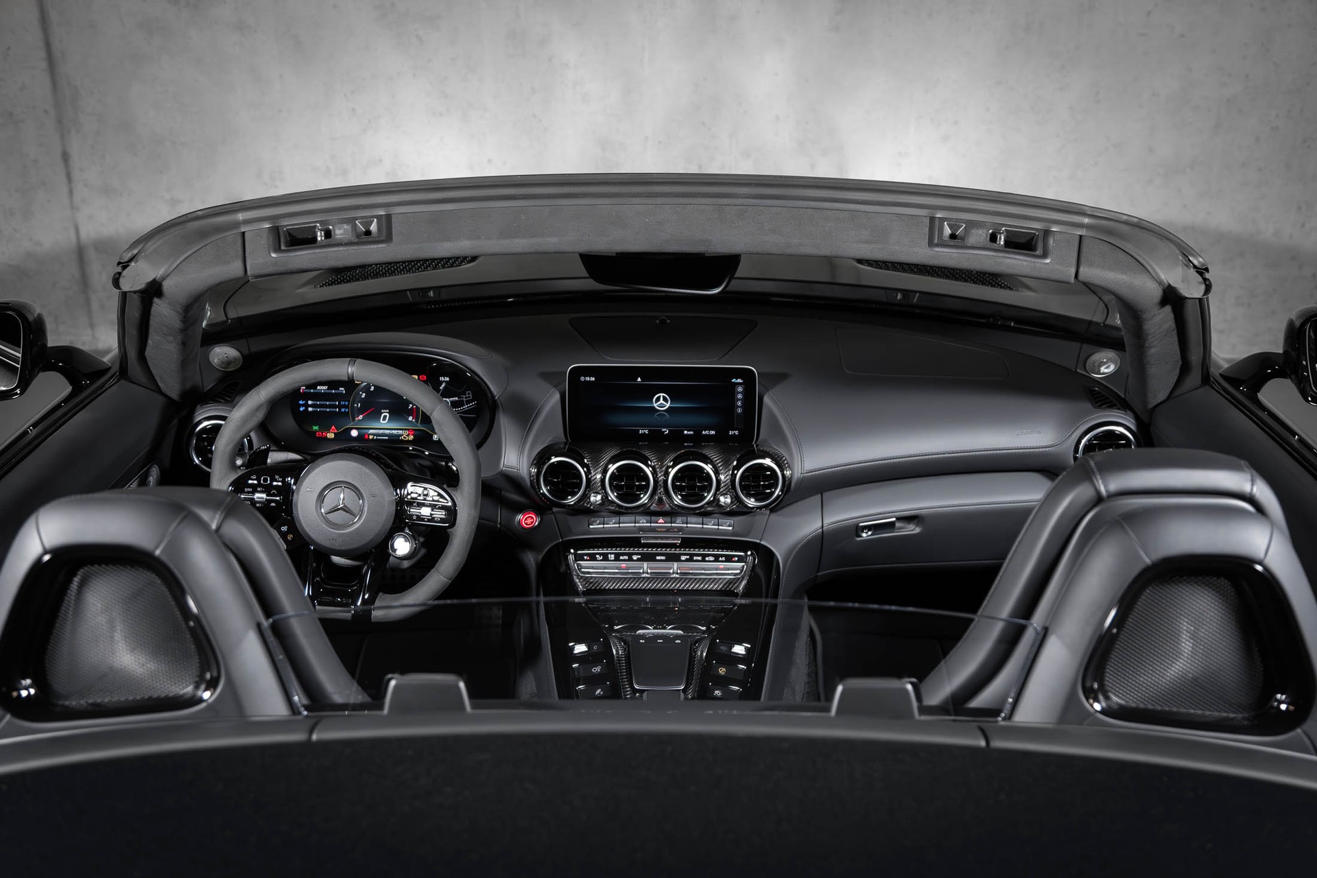 MERCEDES-BENZ AMG GT R Roadster Speedshift DCT-image-17