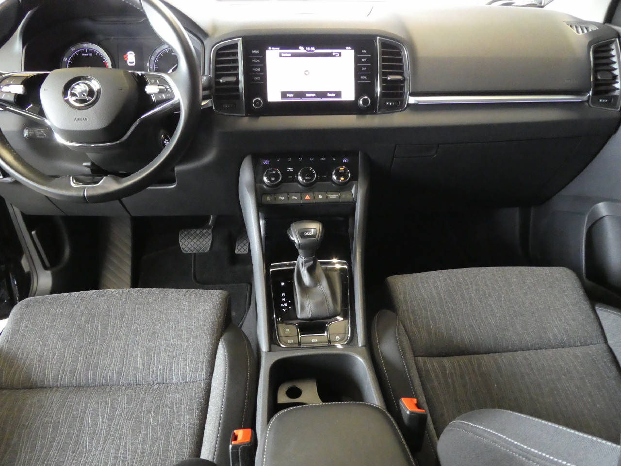 SKODA Karoq 1.5 TSI Style DSG-image-14
