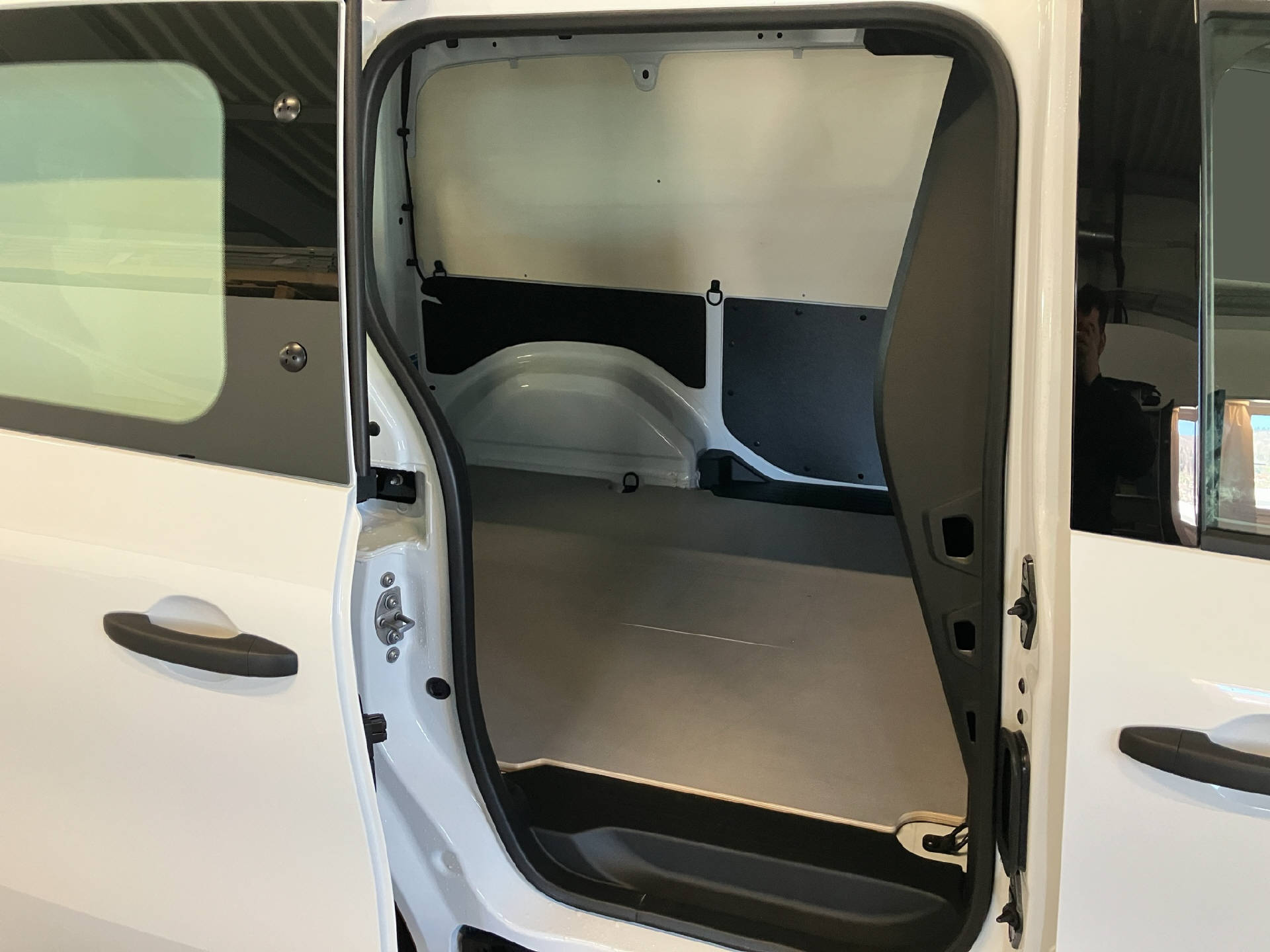 MERCEDES-BENZ eCitan Standard 2716mm S Worker-image-12